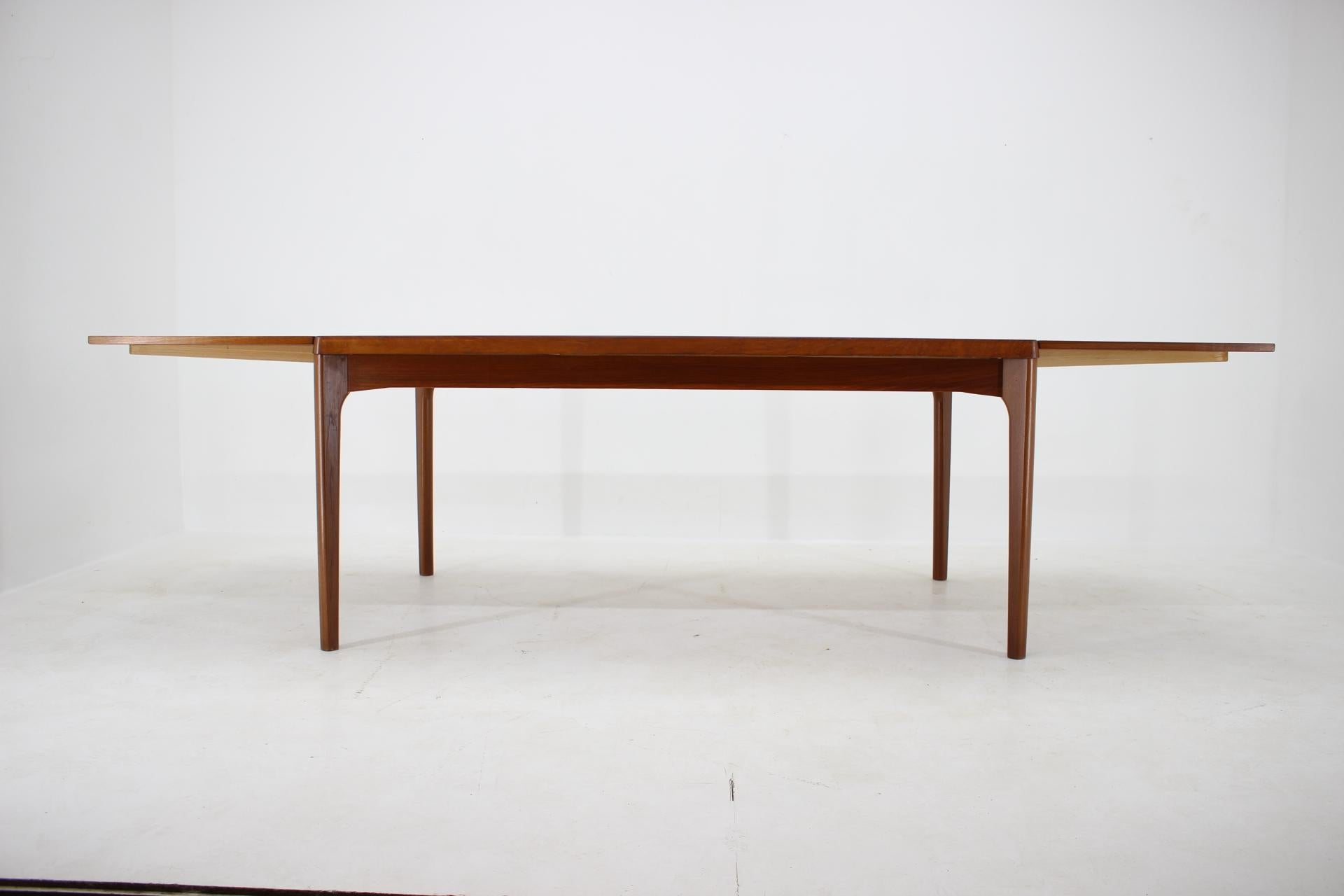 1960s Henning Kjærnulf Large Teak Extendable Dining Table, Denmark In Good Condition In Praha, CZ