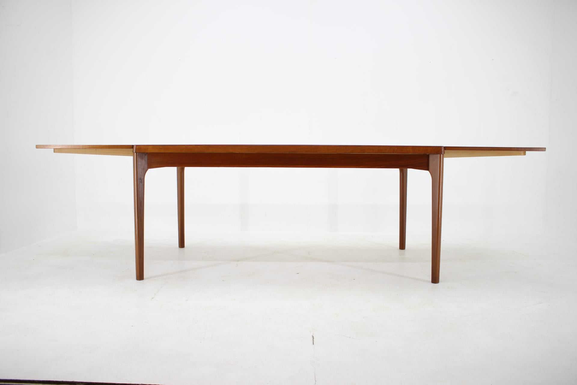 Mid-20th Century 1960s Henning Kjærnulf Large Teak Extendable Dining Table, Denmark