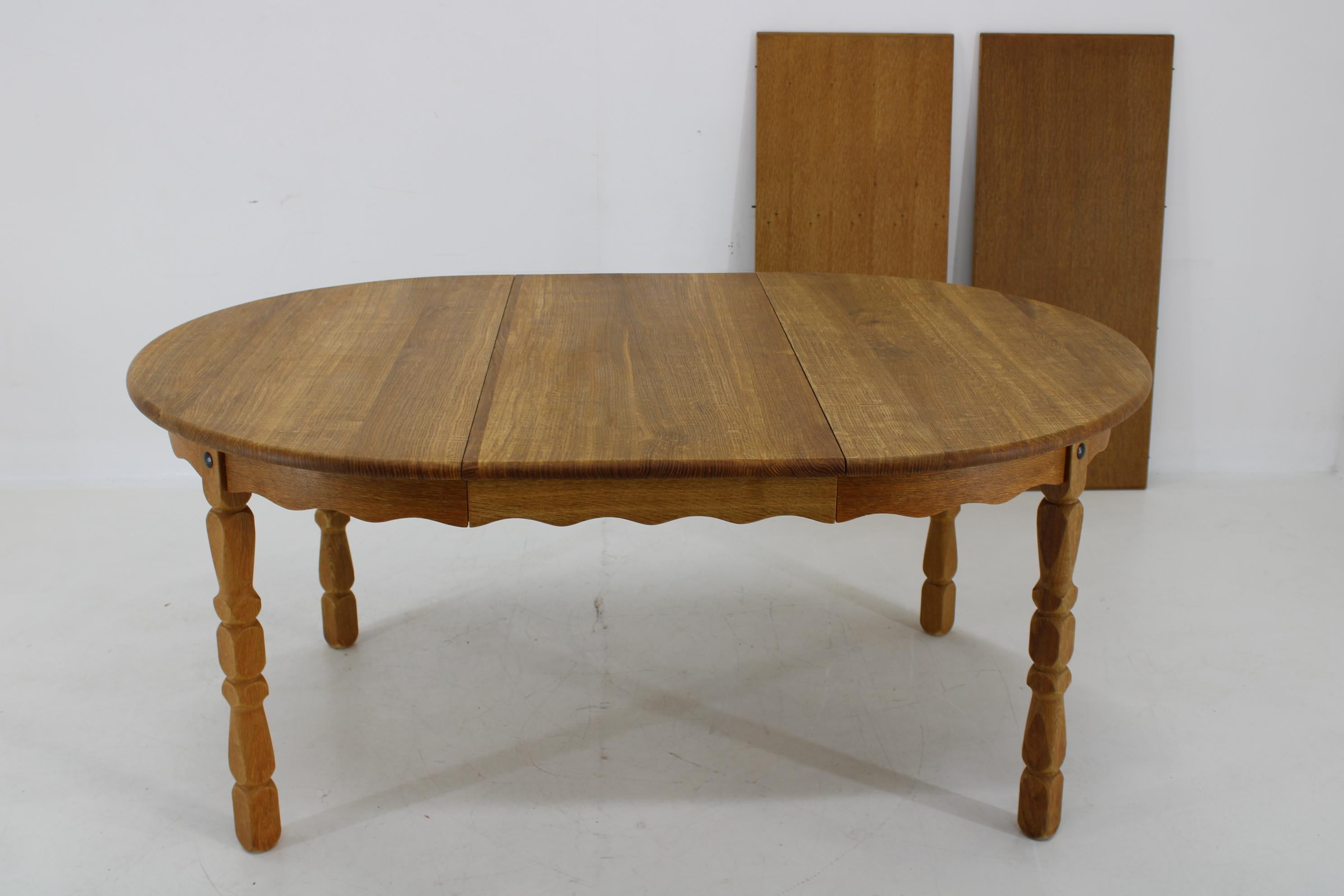 Mid-20th Century 1960s Henning Kjaernulf Solid Oak Round Table , Denmark  For Sale
