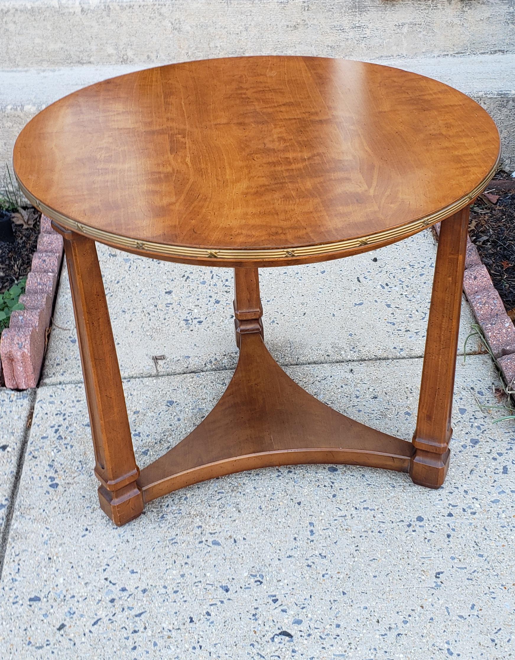 20th Century 1960s Henredon Fine Furniture Walnut and Brass Ring Side Table For Sale