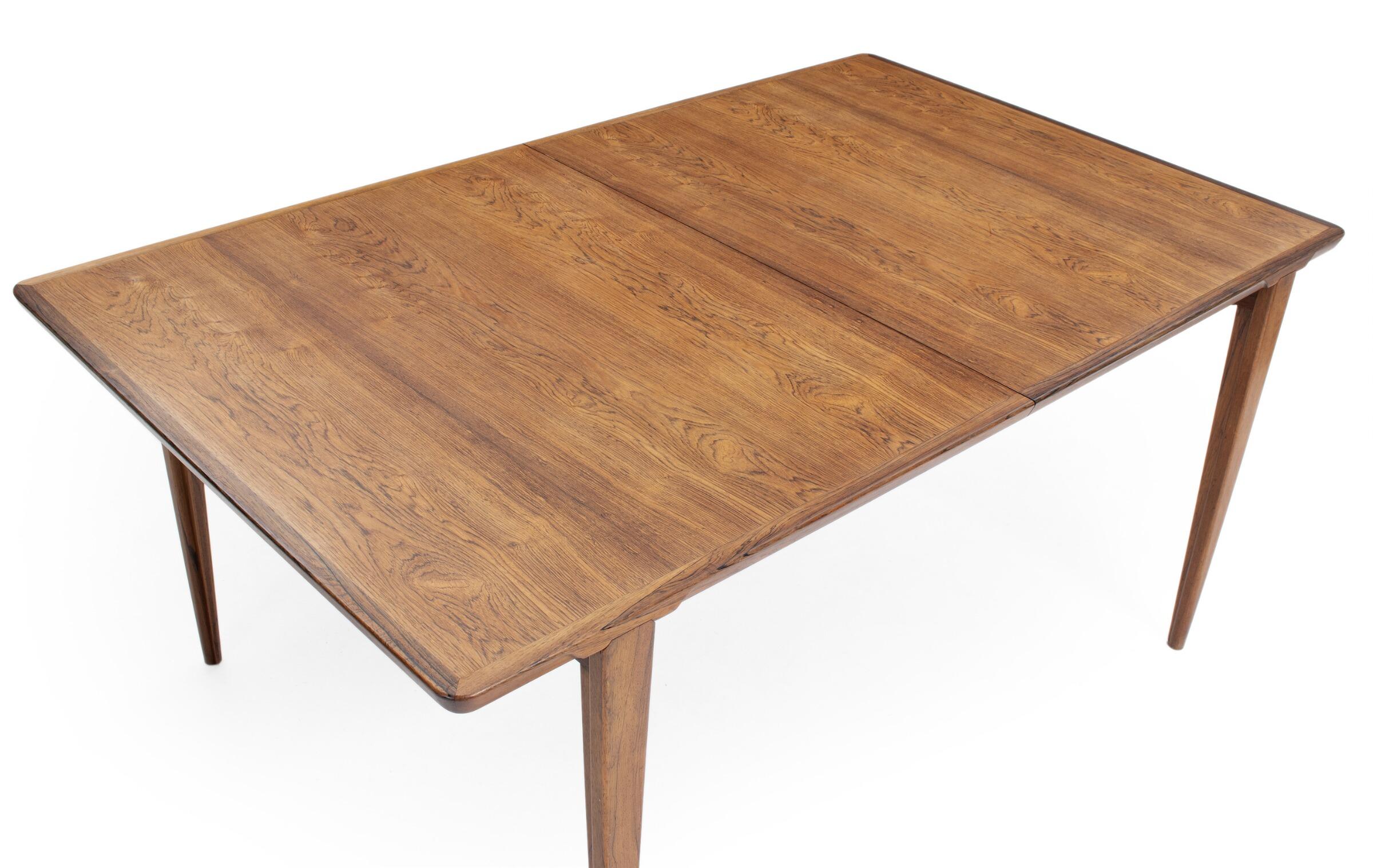 Table de salle à manger rectangulaire Henry Rosengren Hansen des années 1960 avec deux rallonges Bon état - En vente à London, GB