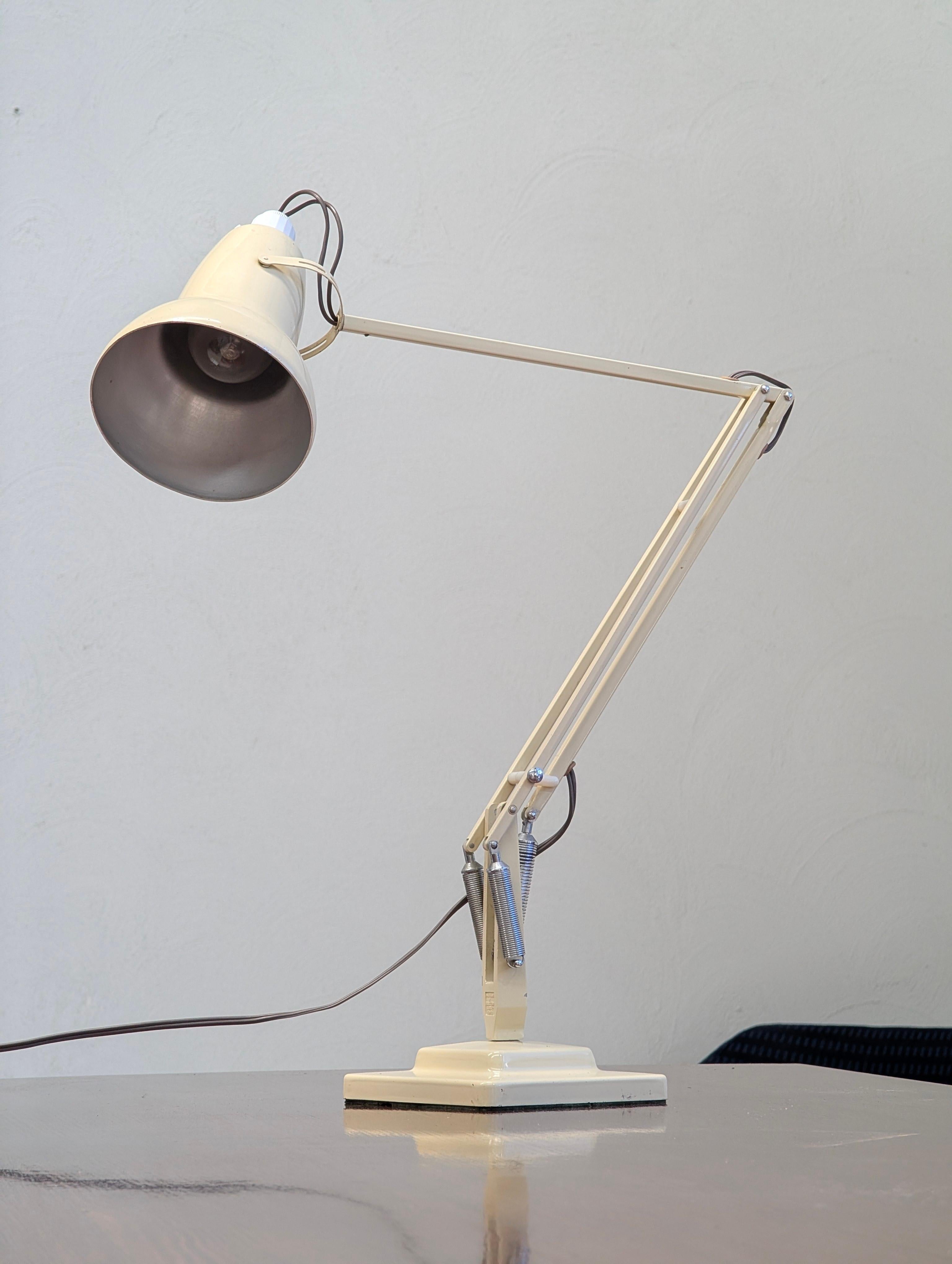 Vintage 1960s Herbert Terry Anglepoise Desk Lamp Model 1227

An undisputed icon of British design, this is the classic adjustable desk lamp that set the standard for all task lighting.

Made in England c. 1960s by the legendary Herbert Terry and