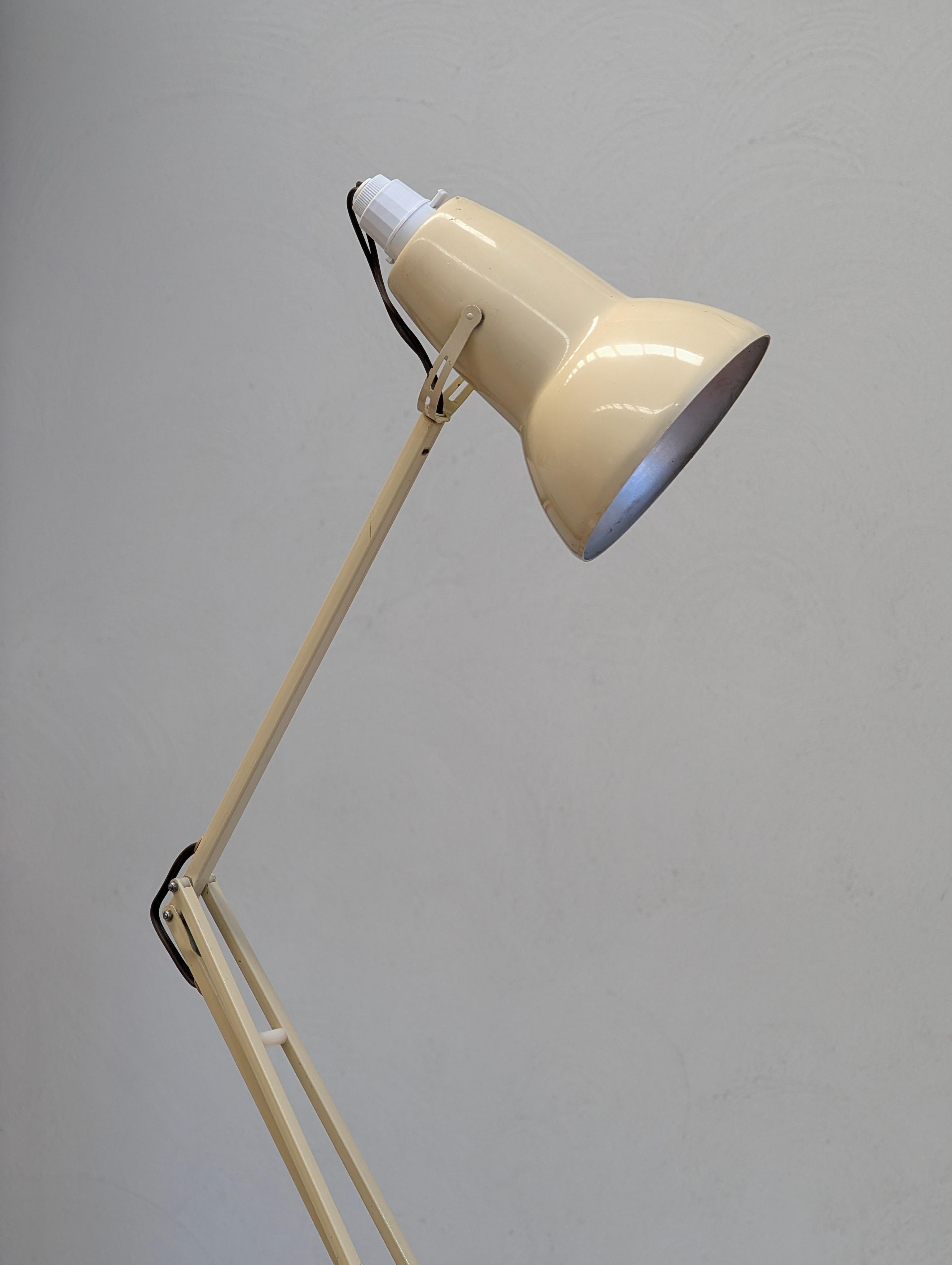 Mid-20th Century 1960s Herbert Terry & Sons Model 1227 