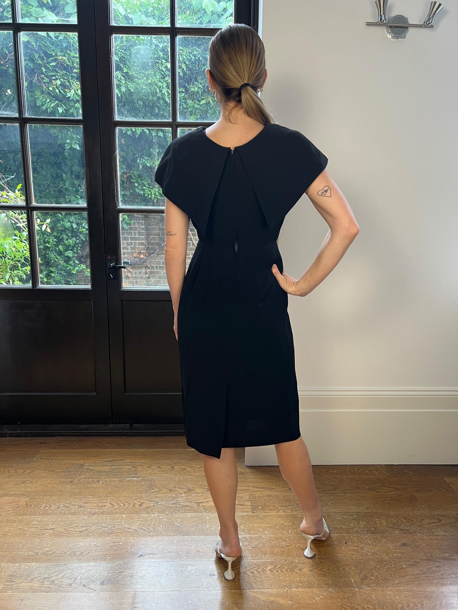 1960 Herman Marcus Robe en crêpe noir avec rosettes en vente 1