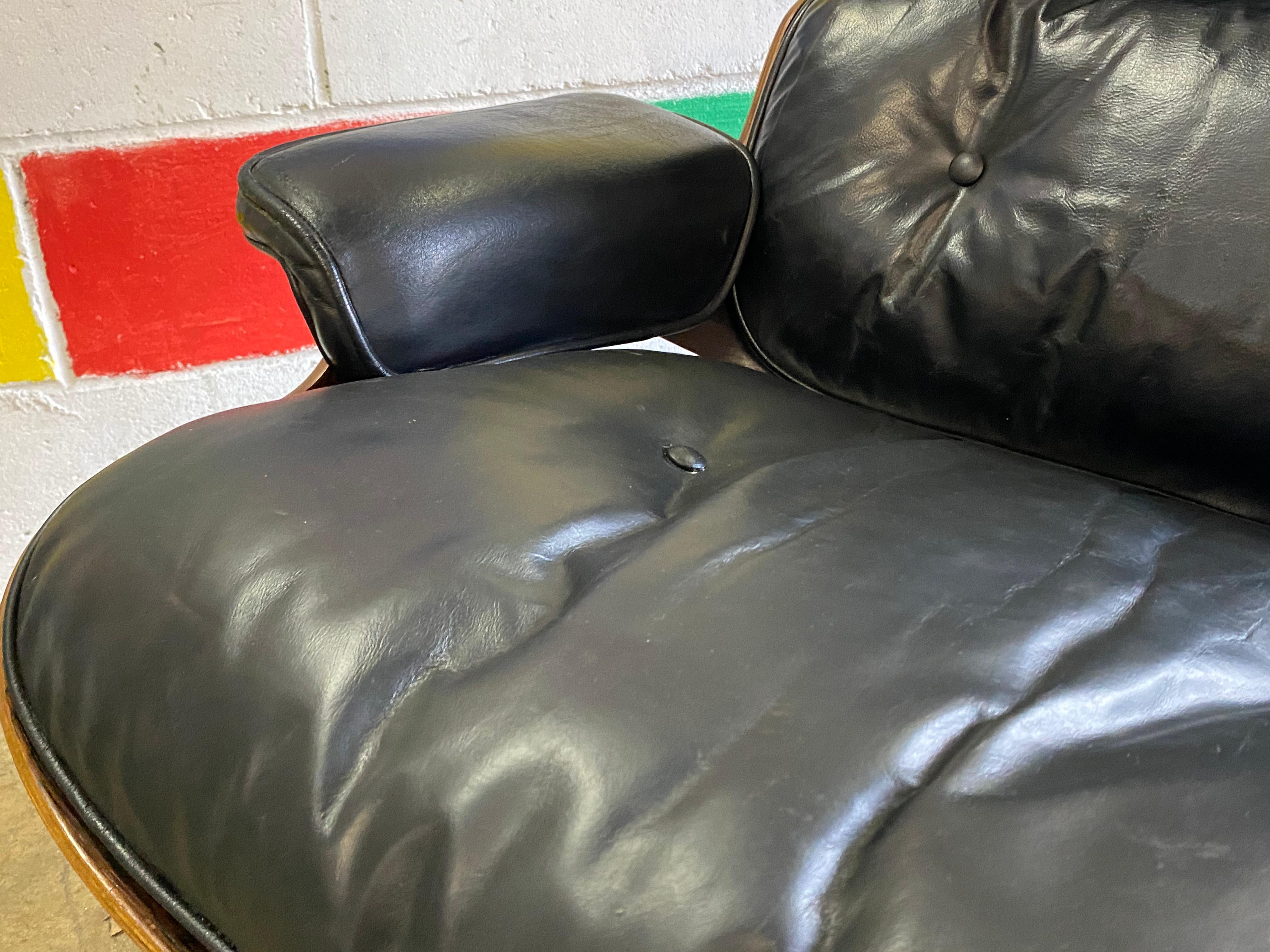 1960s Herman Miller Eames Lounge Chair and Ottoman In Good Condition In Brooklyn, NY