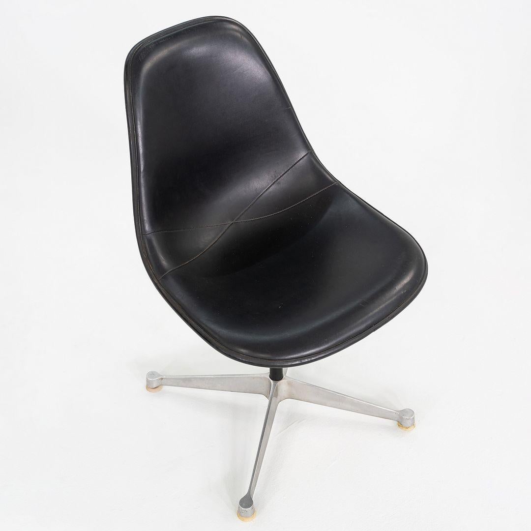 1960s Herman Miller Eames Pedestal Side Shell Chair in Fiberglass with Naugahyde en vente 4