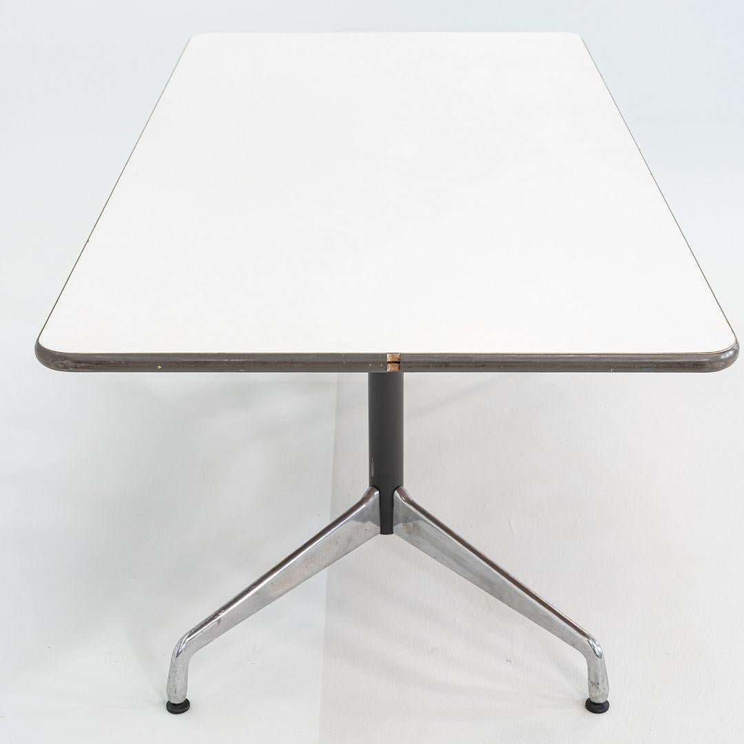 Mesa de comedor segmentada Eames de Herman Miller de los años 60 / Mesa de conferencias en blanco en venta 4