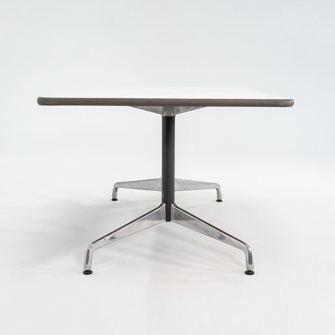 Mesa de comedor segmentada Eames de Herman Miller de los años 60 / Mesa de conferencias en blanco Acero en venta