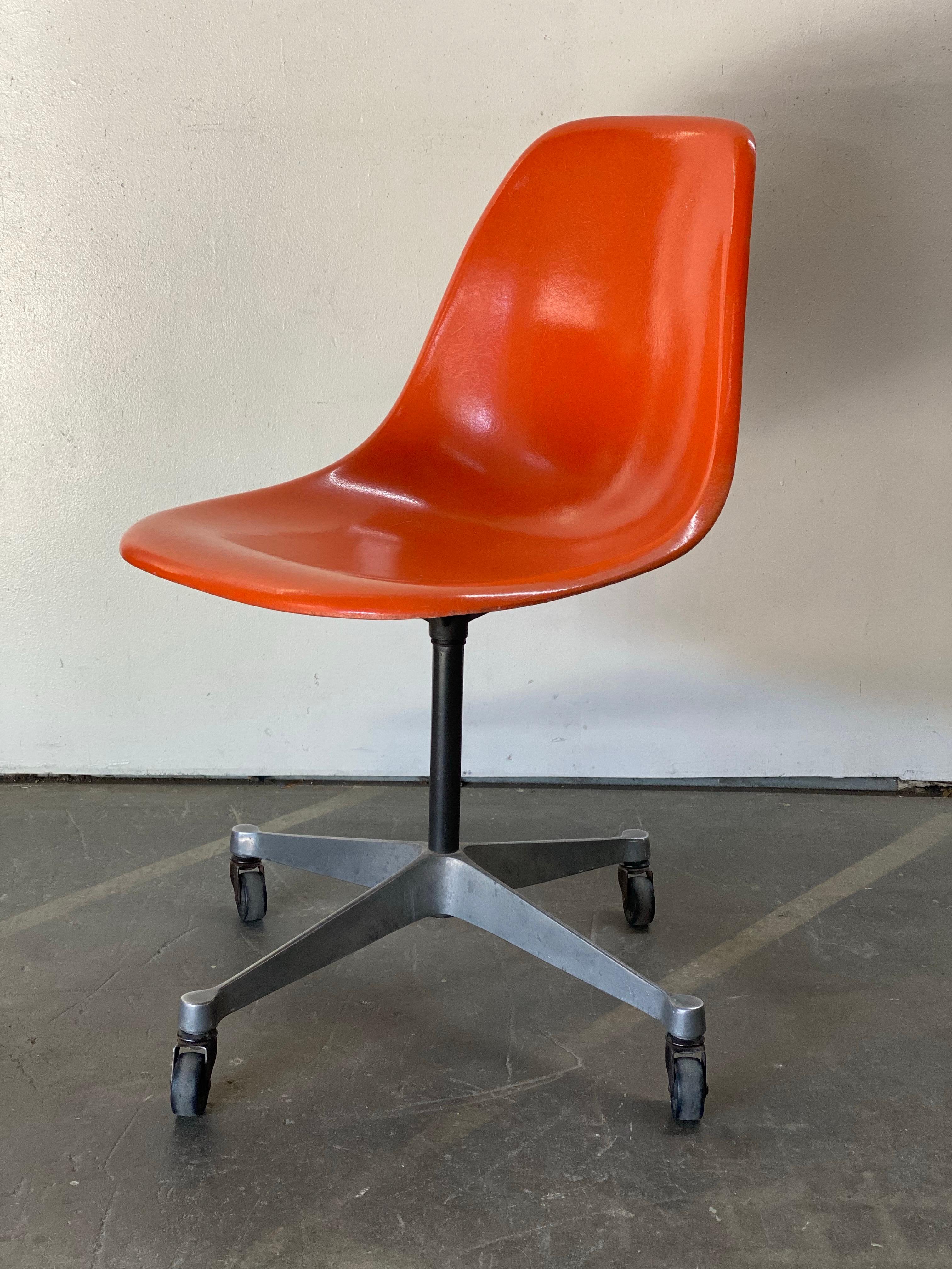 1960er Herman Miller Eames Drehbarer Büro-Schreibtischstuhl im Angebot 1