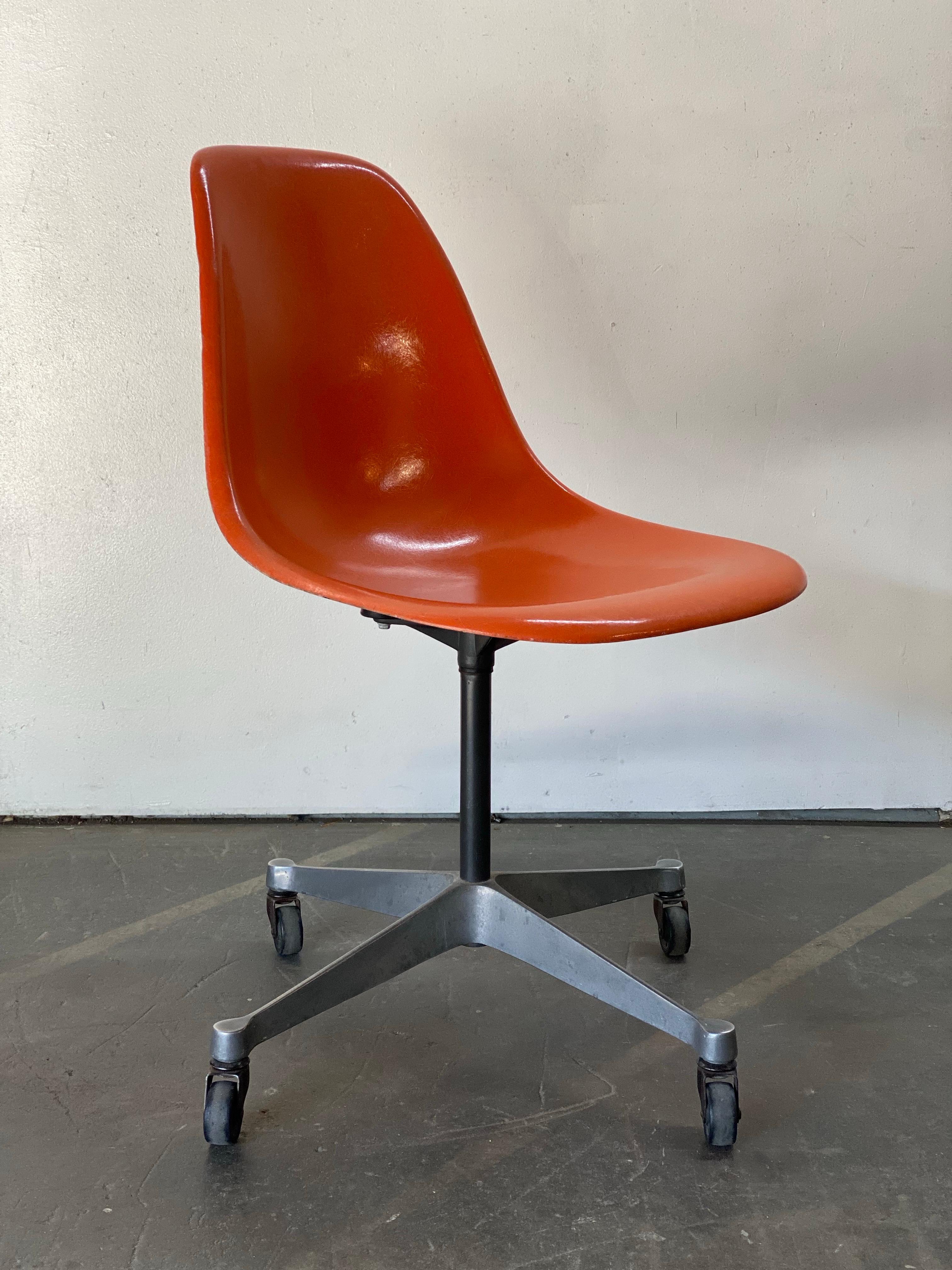 1960er Herman Miller Eames Drehbarer Büro-Schreibtischstuhl im Angebot 2