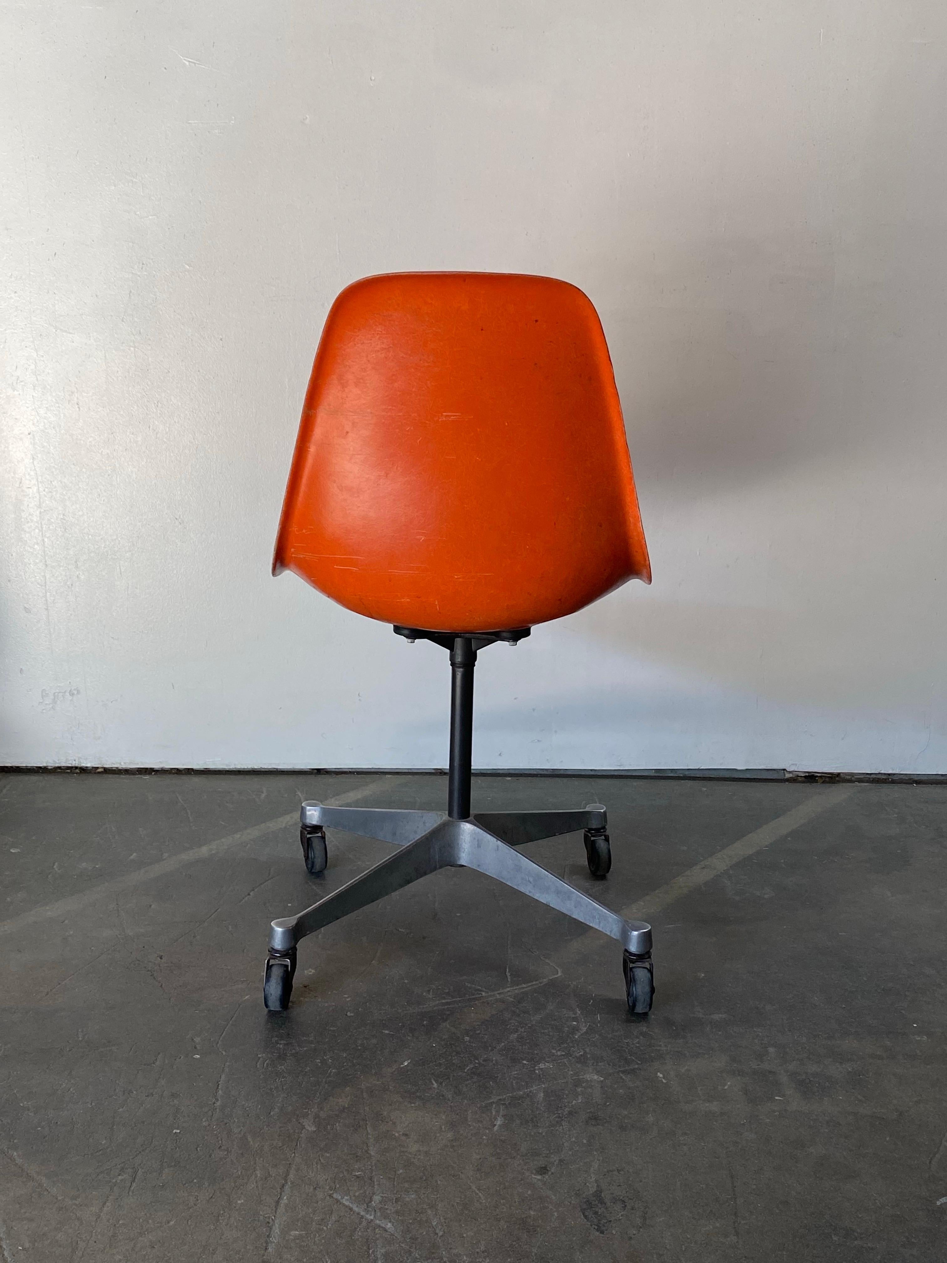 1960er Herman Miller Eames Drehbarer Büro-Schreibtischstuhl im Angebot 3