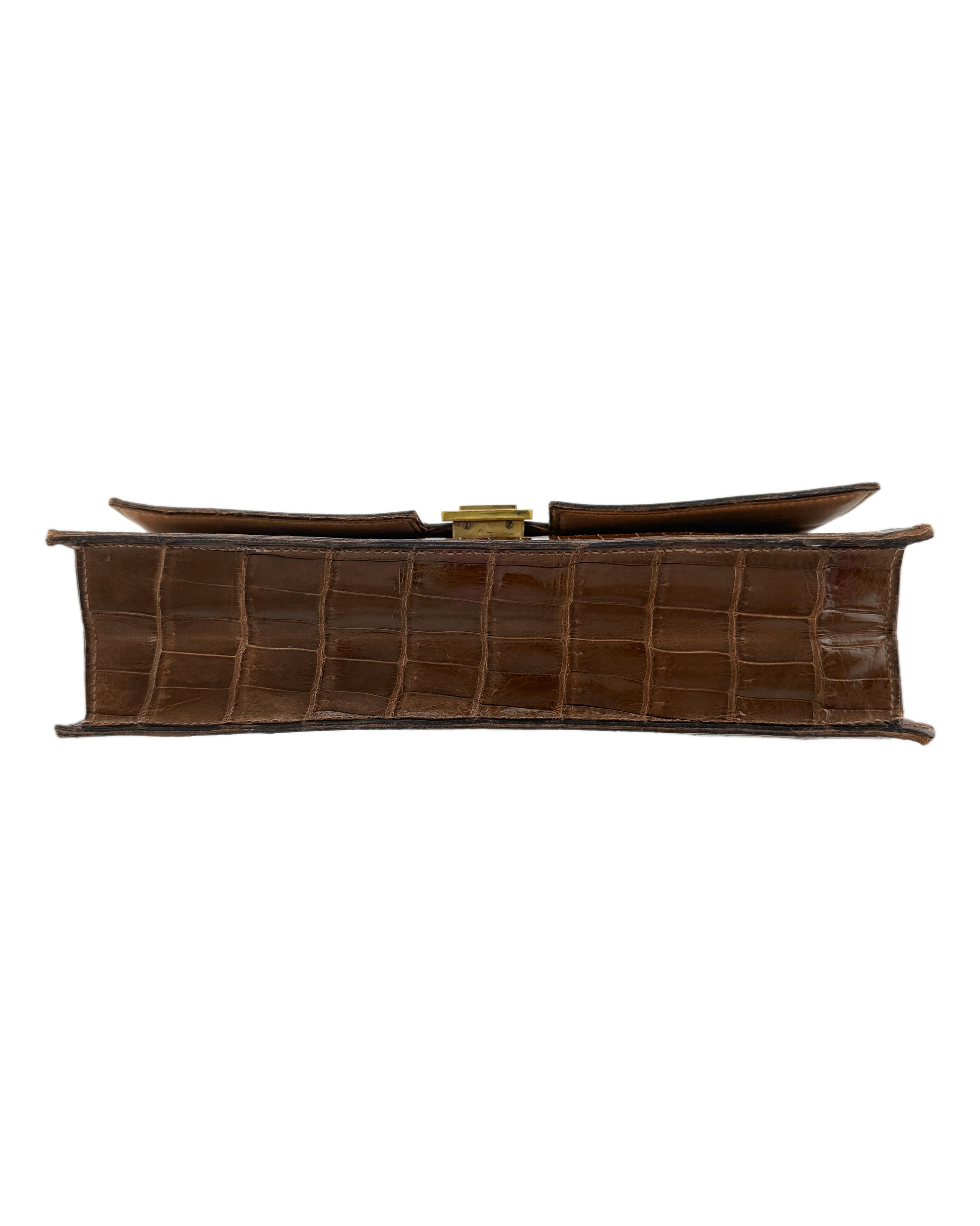 1960's Hermes Brown Crocodile Skin Top Handle Bag Bon état - En vente à Toronto, Ontario