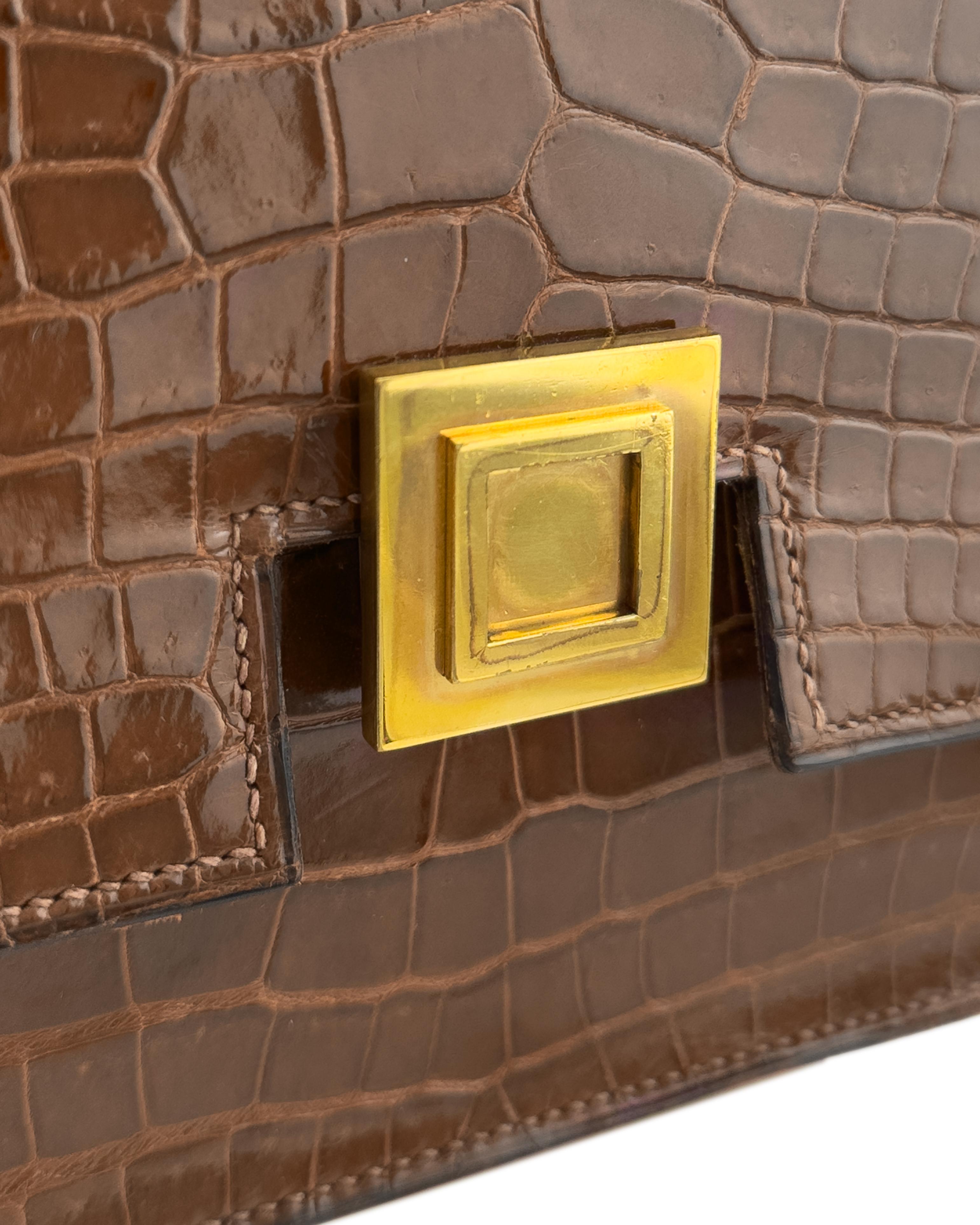 1960's Hermes Brown Crocodile Skin Top Handle Bag en vente 1