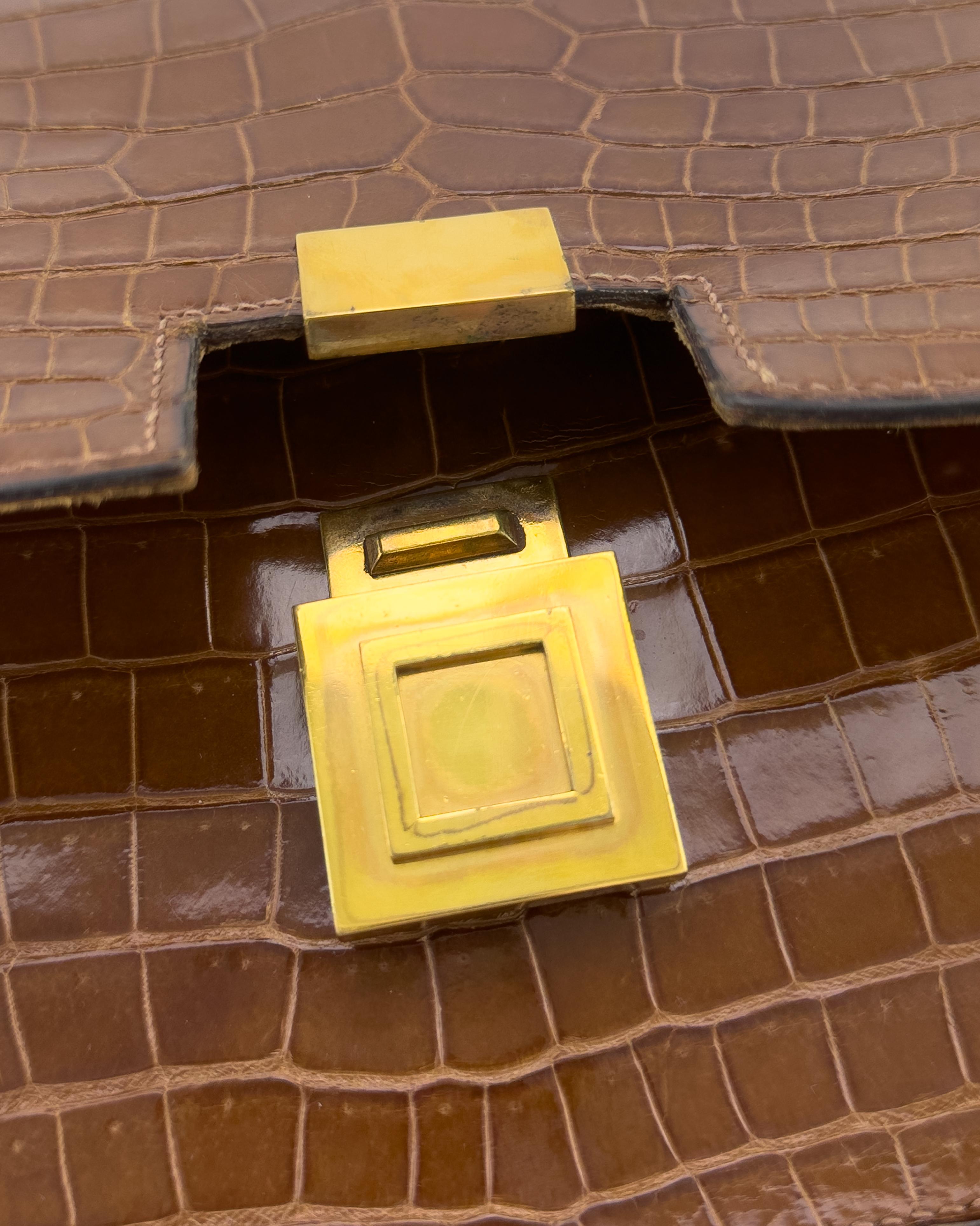 1960's Hermes Brown Crocodile Skin Top Handle Bag en vente 2
