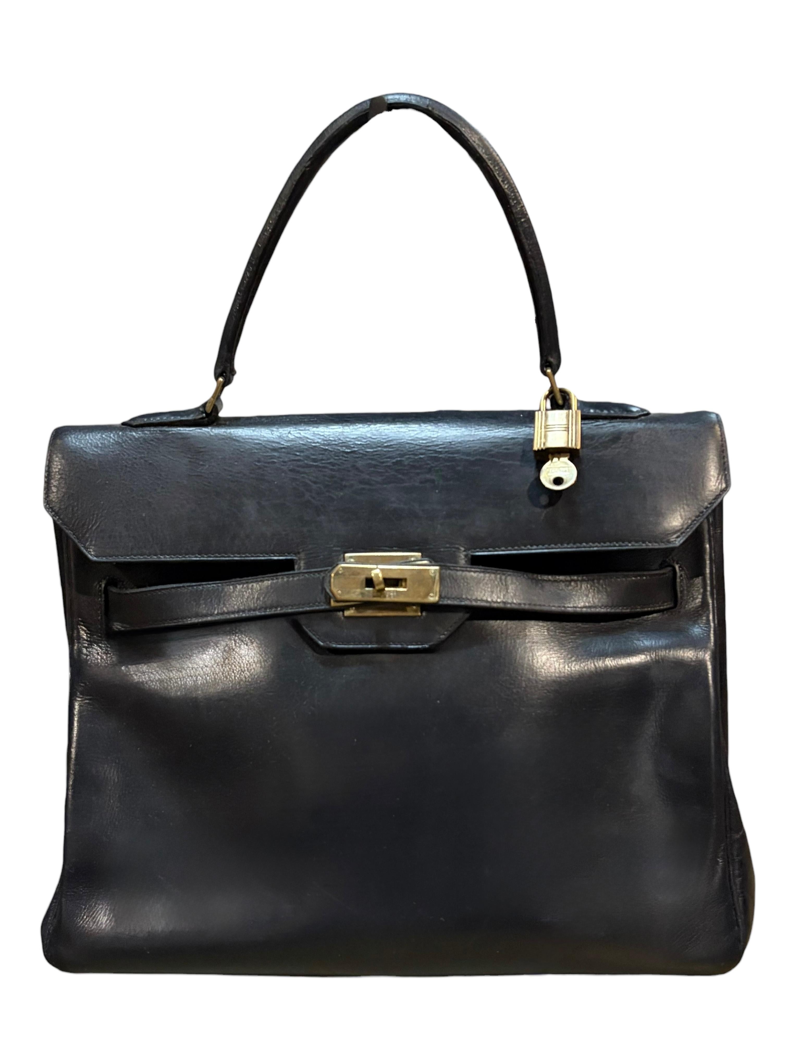1960s Hermès Kelly 28 in Black Box Leather with Gold Hardware For Sale 6