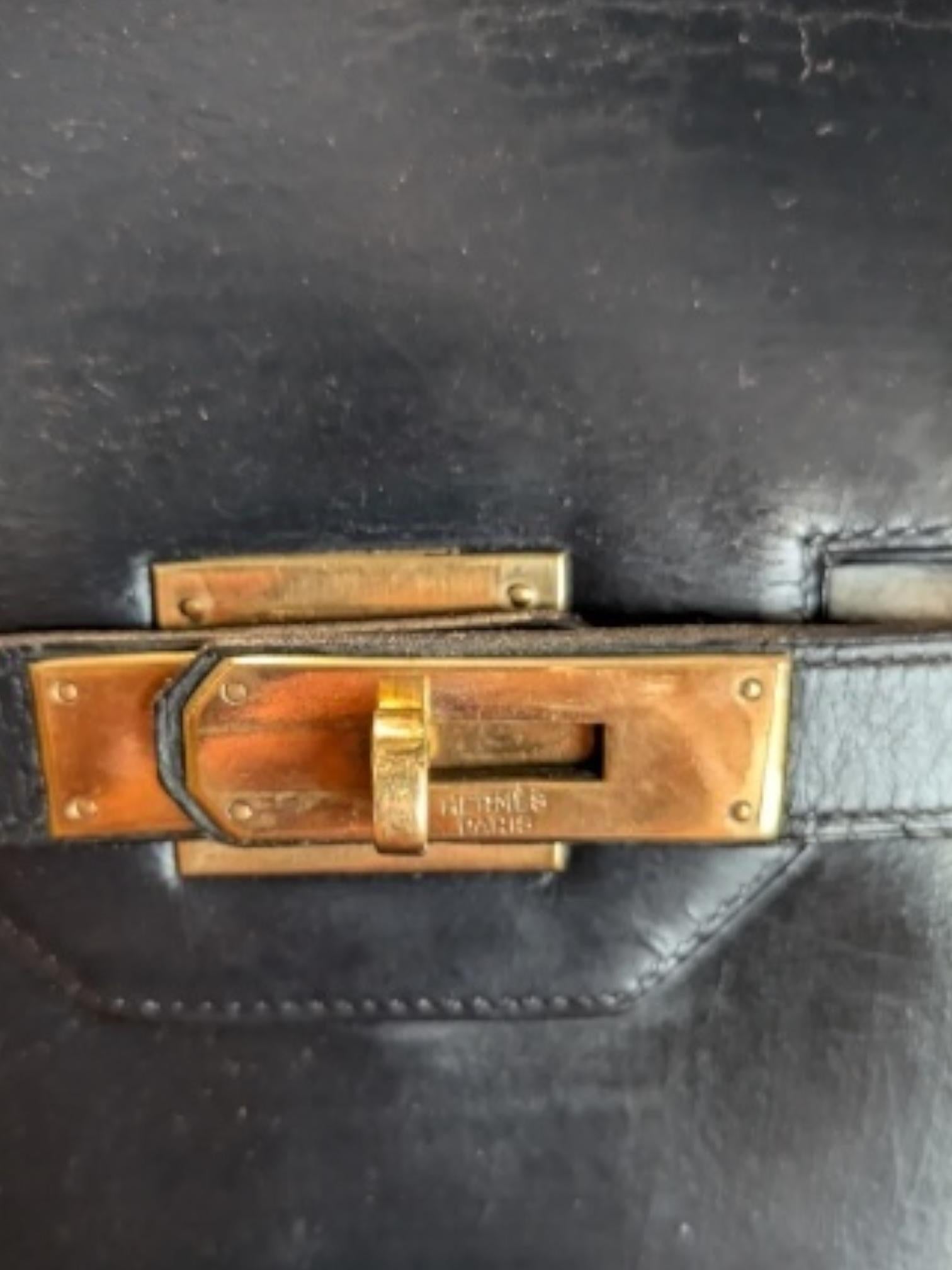 1960s Hermès Kelly 28 in Black Box Leather with Gold Hardware For Sale 10