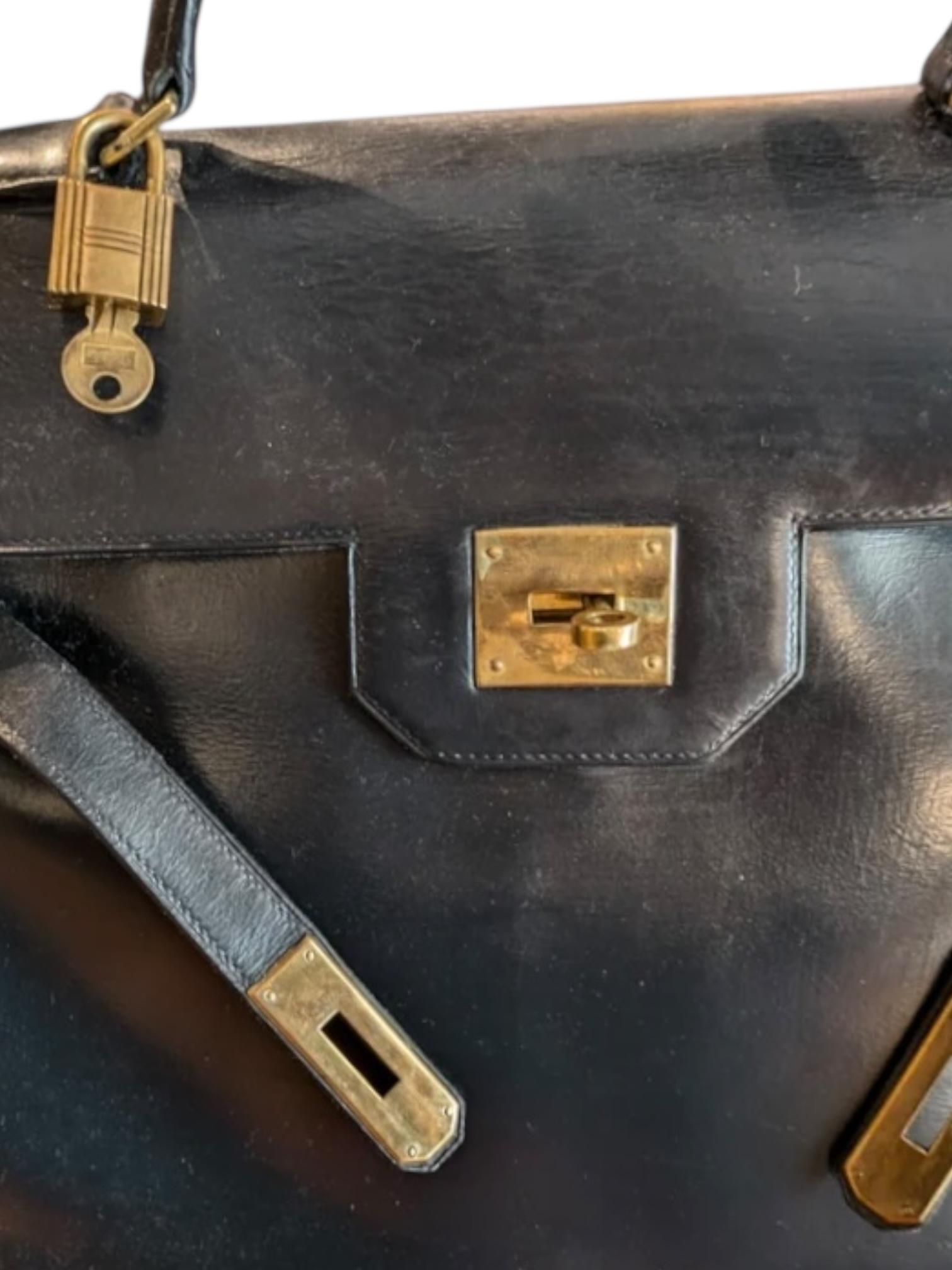 1960s Hermès Kelly 28 in Black Box Leather with Gold Hardware For Sale 12