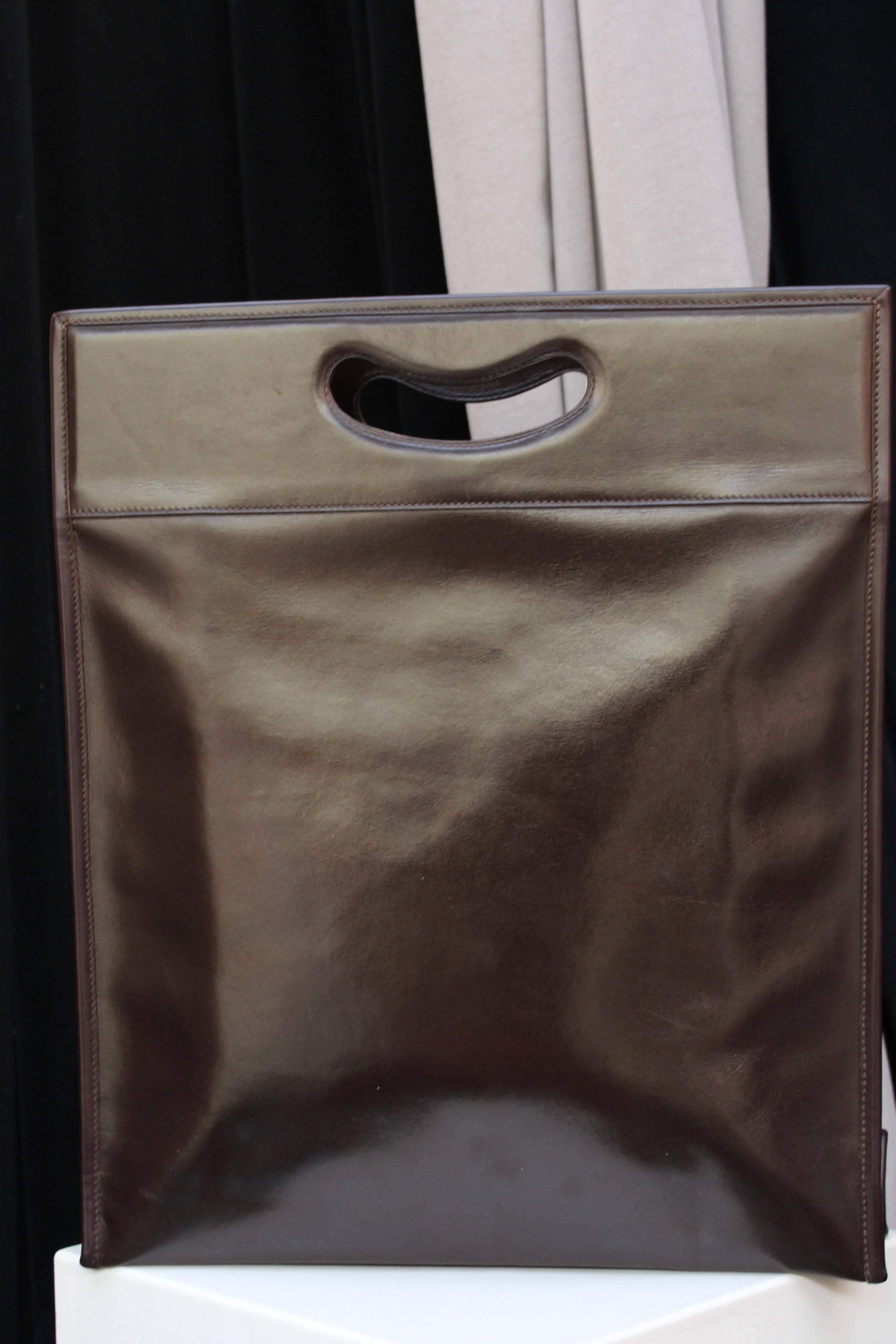 Hermès large brown leather tote bag, 1960s  In Excellent Condition In Paris, FR