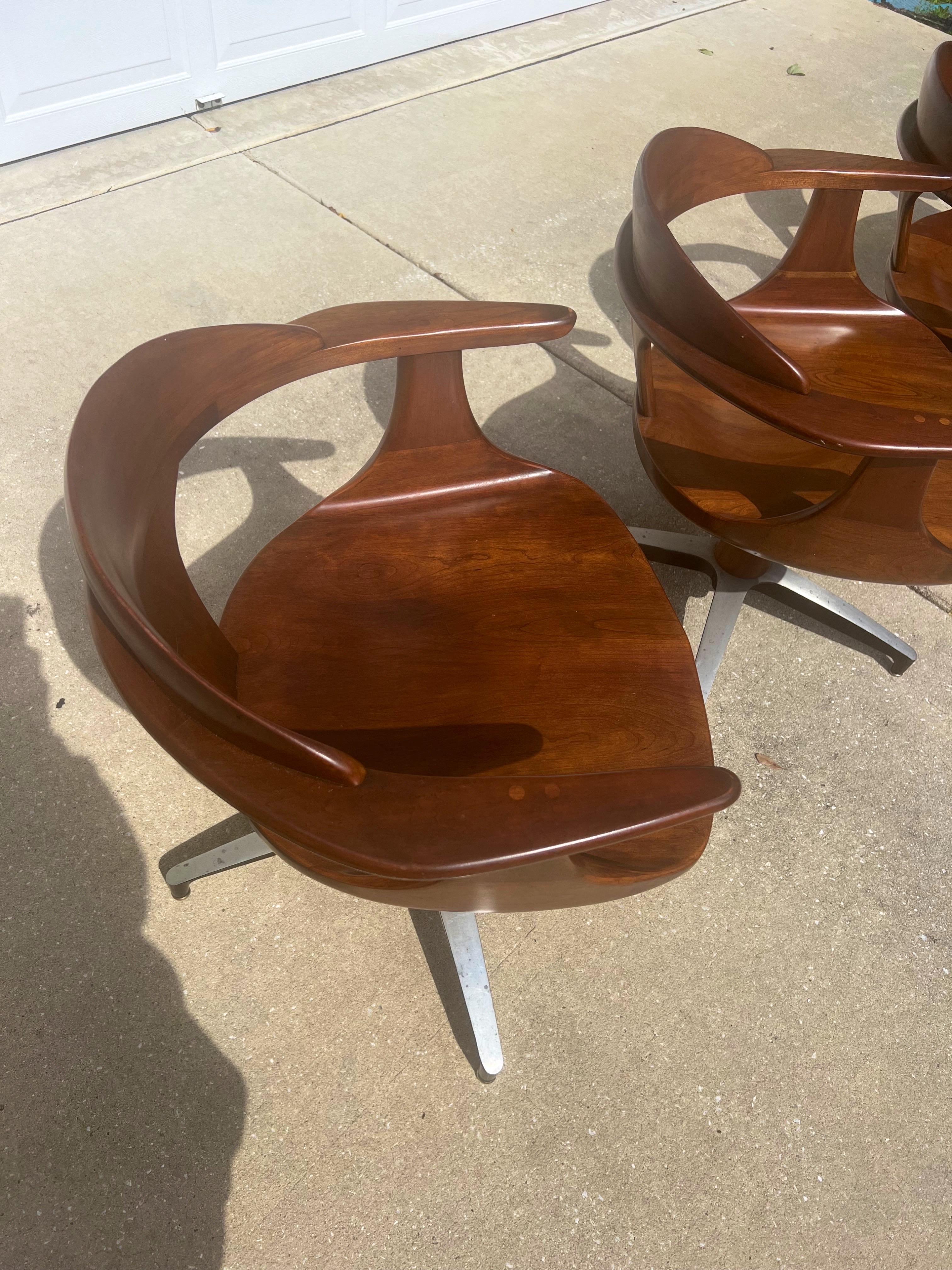 1960s Heywood Wakefield “Cliff House” Dining Table and Chairs, a Set of 5 For Sale 3