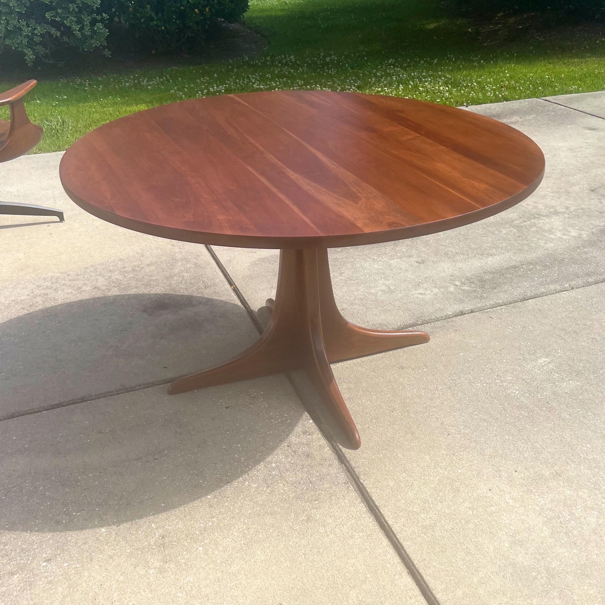 heywood wakefield round dining table