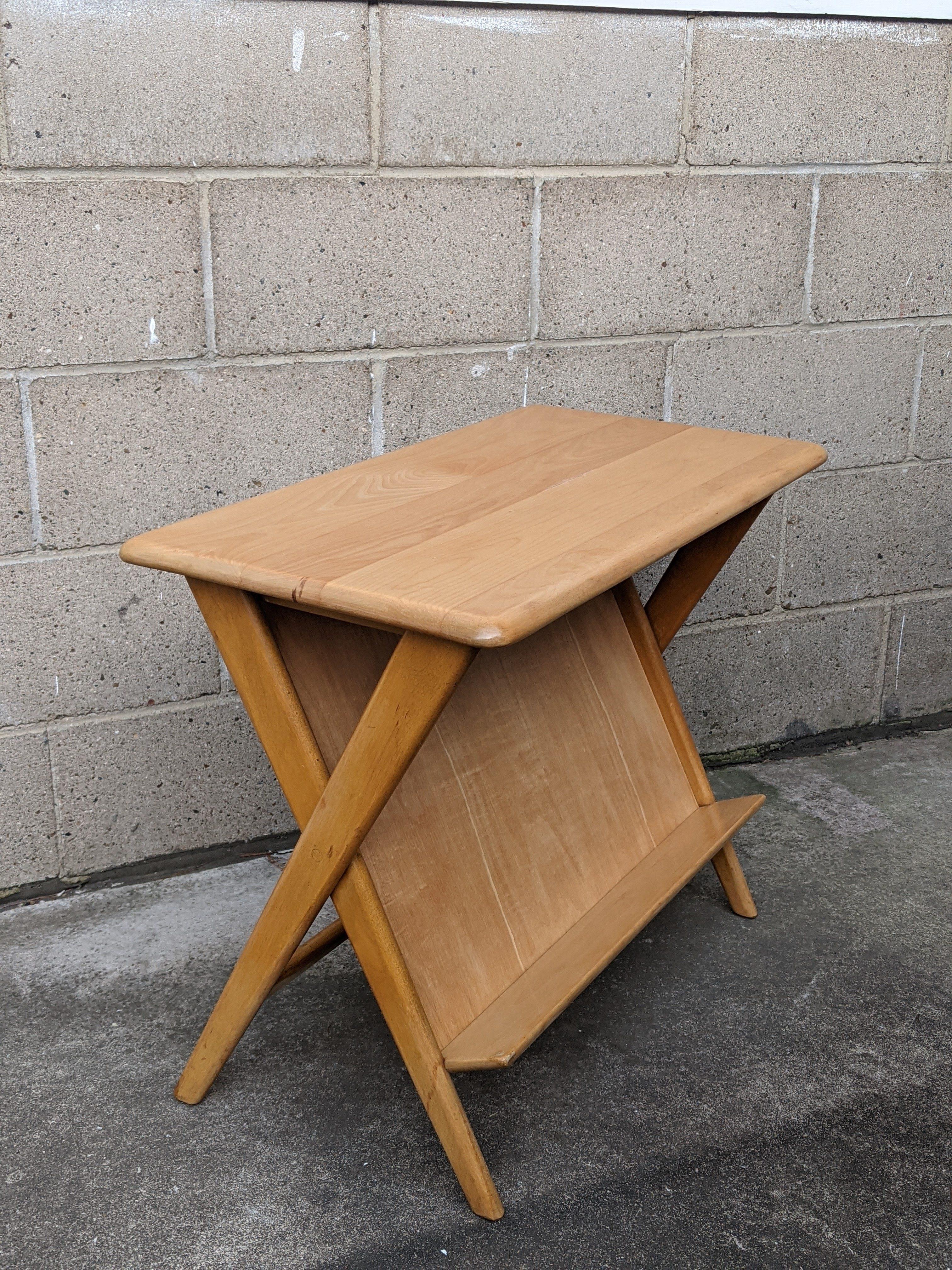 1960s Heywood Wakefield M503 Magazine Table For Sale 5