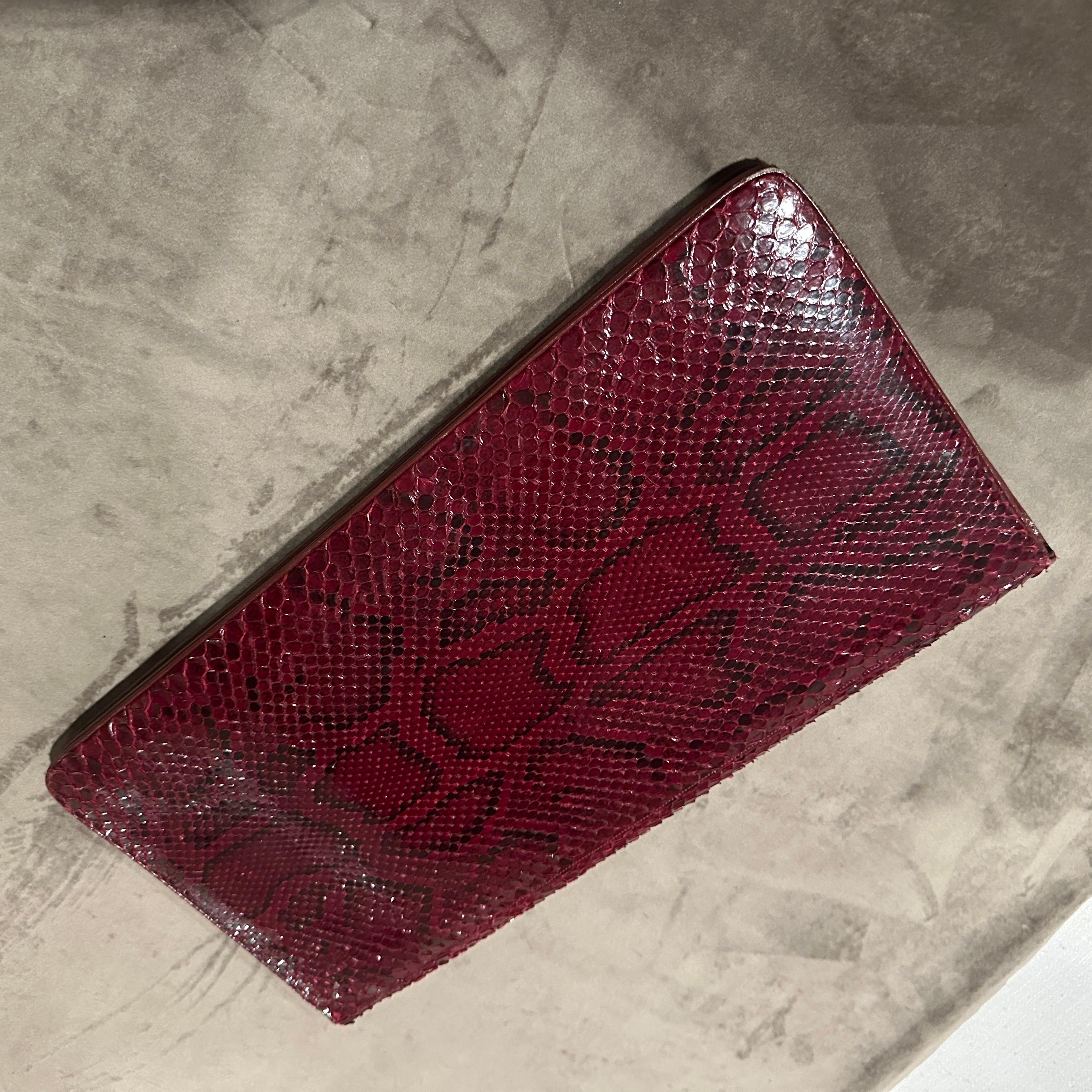 1960S Pochette italienne en cuir rouge et noir de haute qualité Excellent état - En vente à Aci Castello, IT