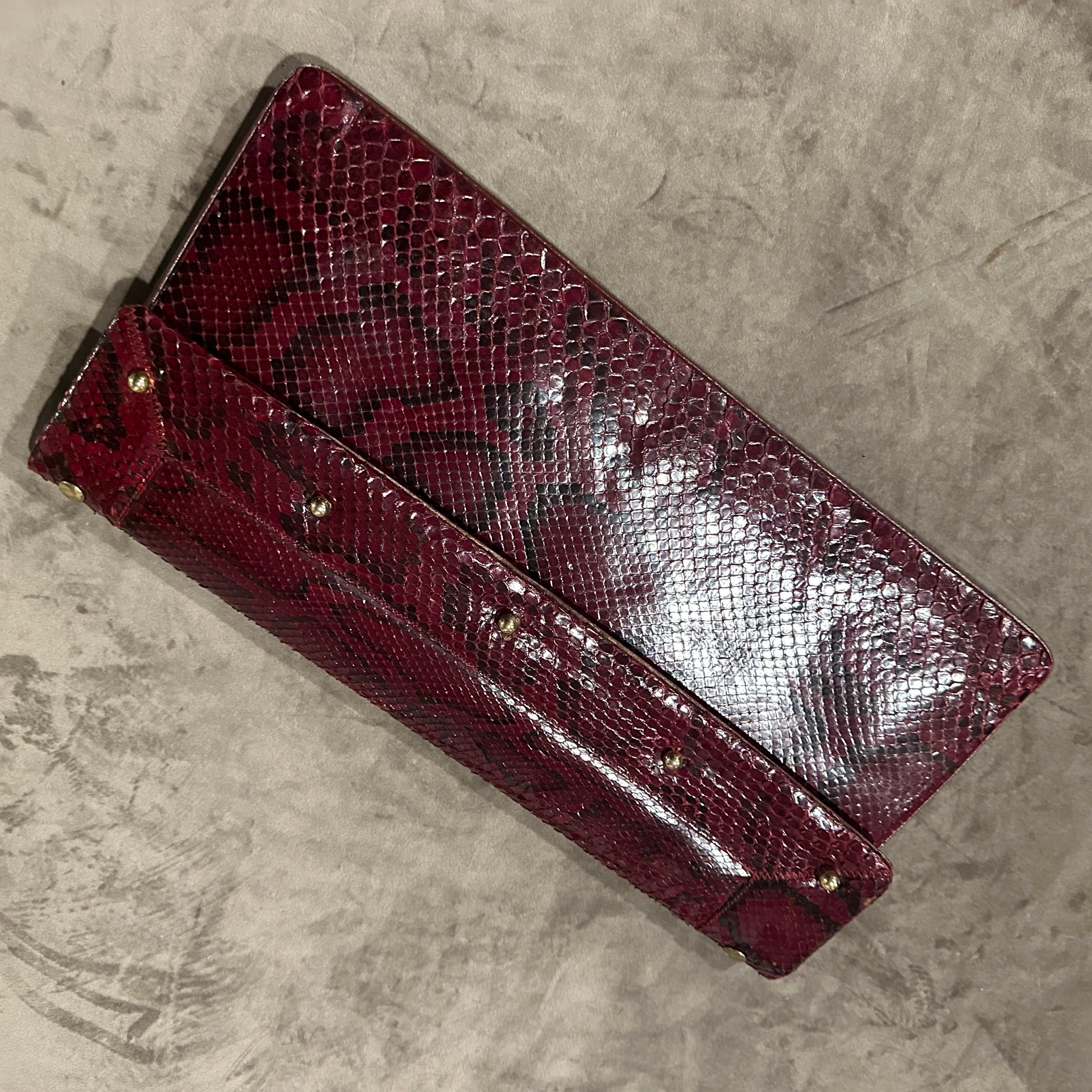 1960S Pochette italienne en cuir rouge et noir de haute qualité Pour femmes en vente