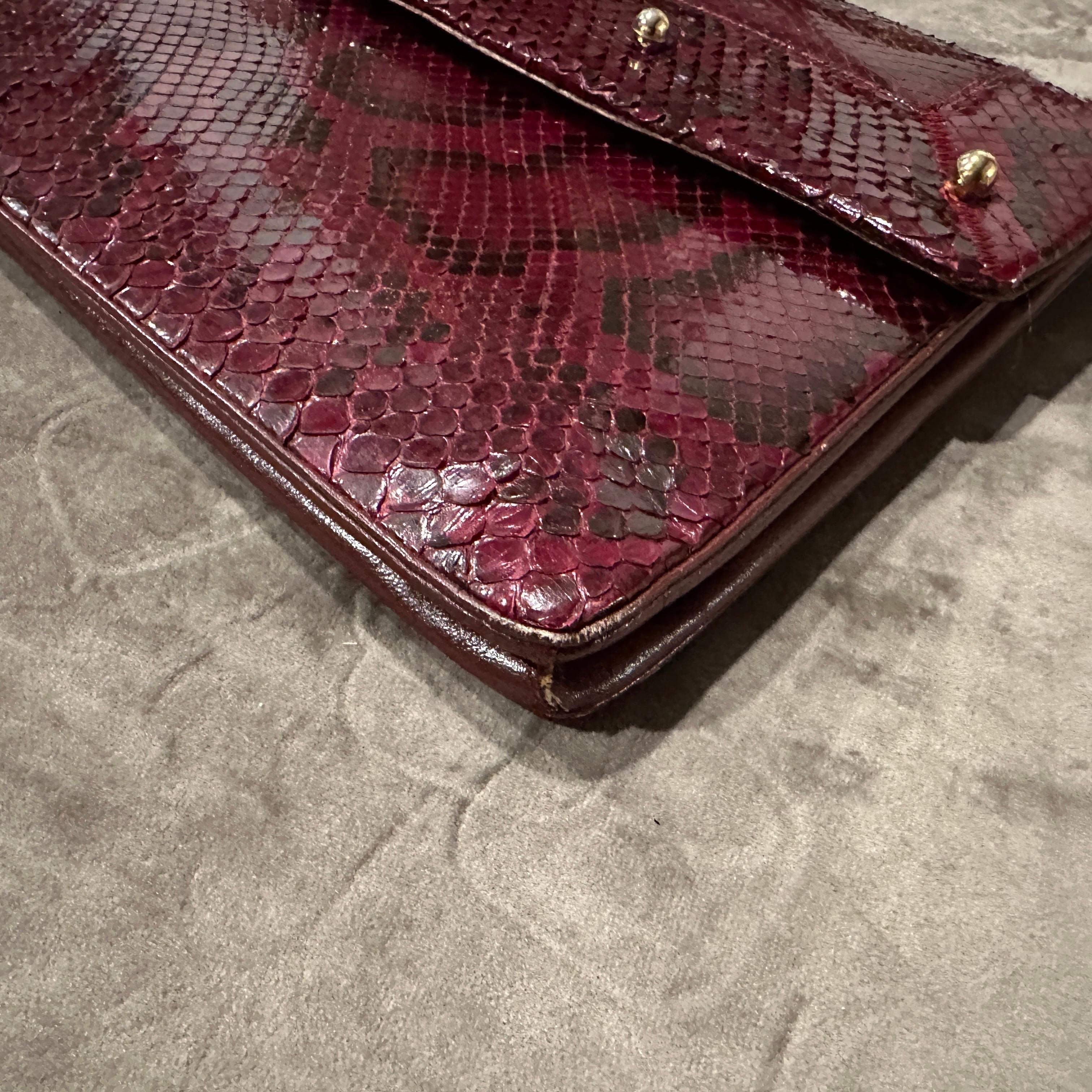 1960S Pochette italienne en cuir rouge et noir de haute qualité en vente 2