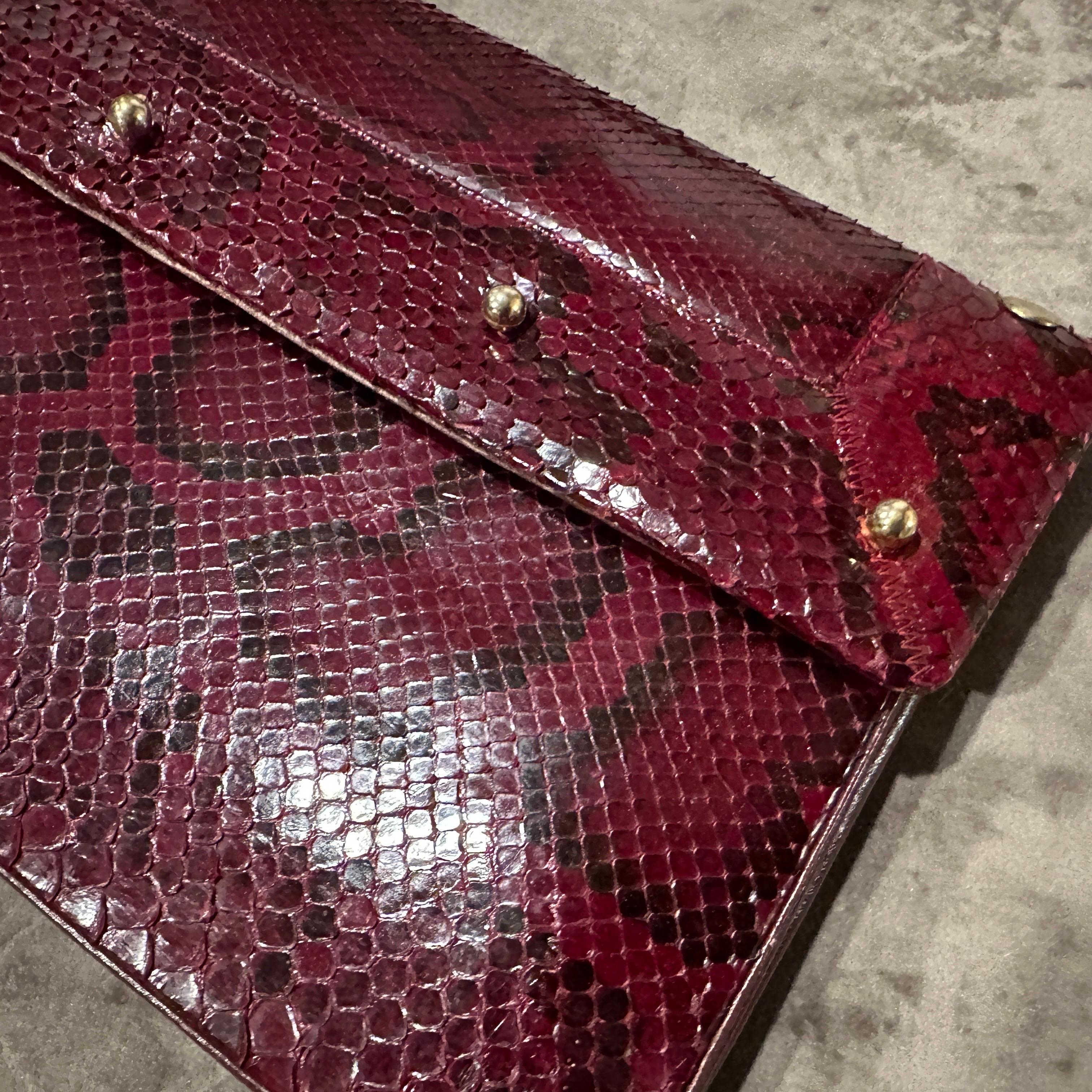 1960S Pochette italienne en cuir rouge et noir de haute qualité en vente 4