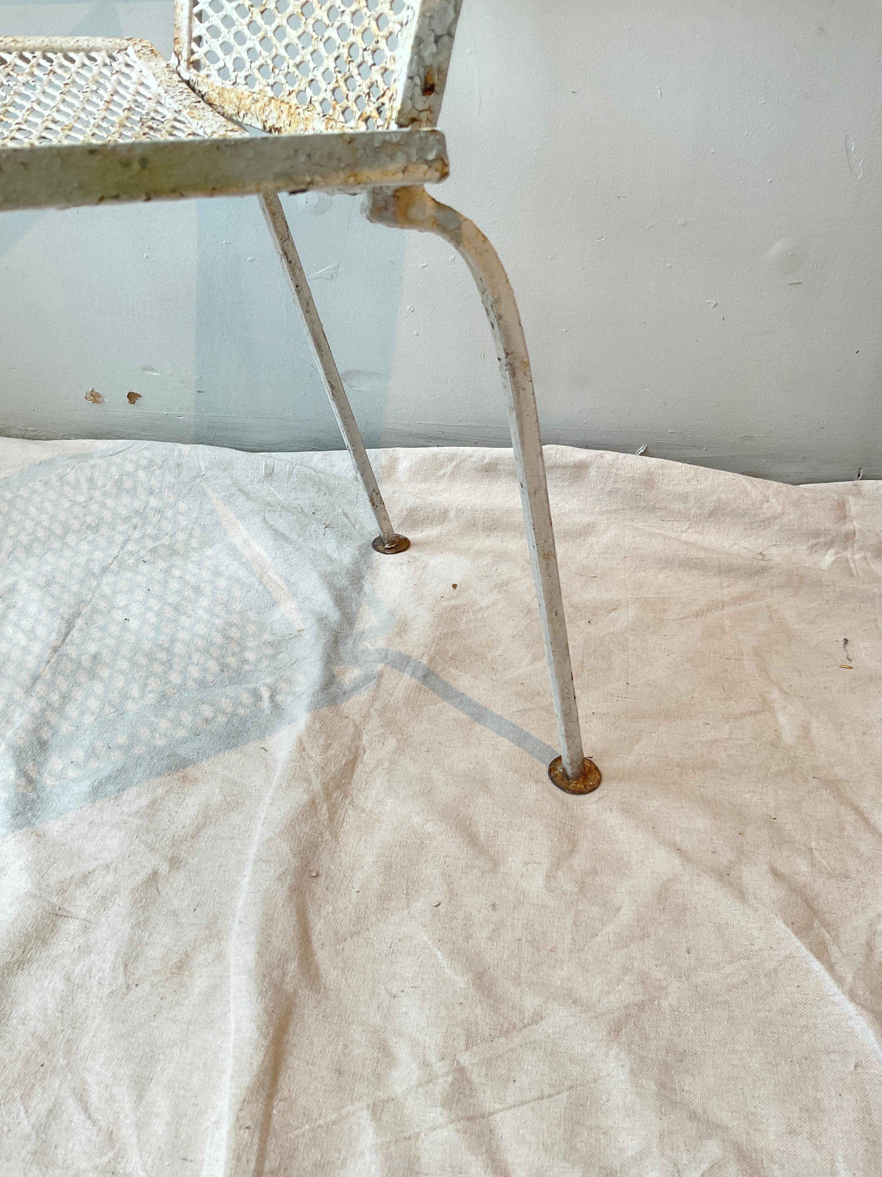 1960s  Fauteuil d'extérieur en fer Highback en vente 5