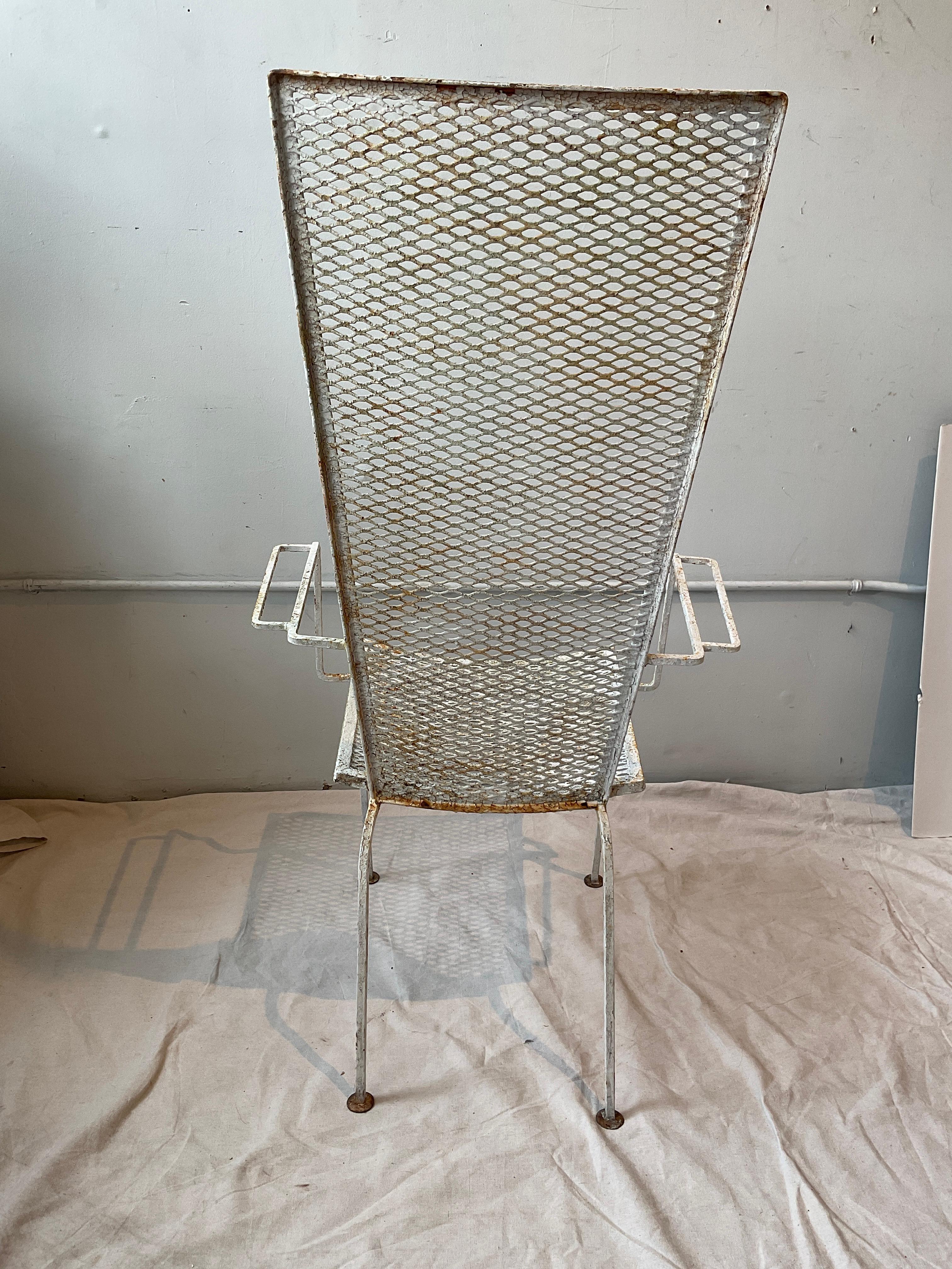 Milieu du XXe siècle 1960s  Fauteuil d'extérieur en fer Highback en vente