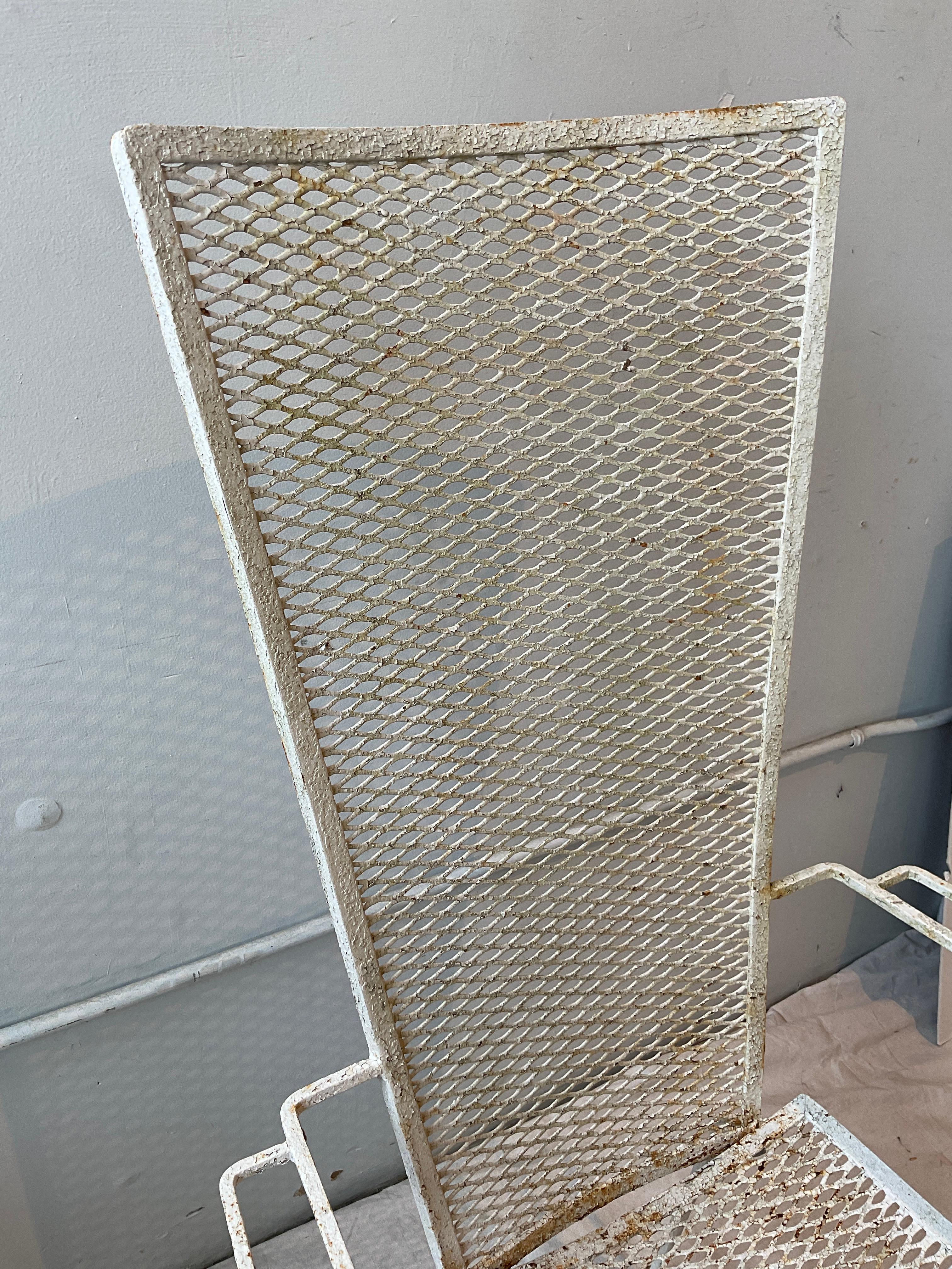 1960s  Fauteuil d'extérieur en fer Highback en vente 3