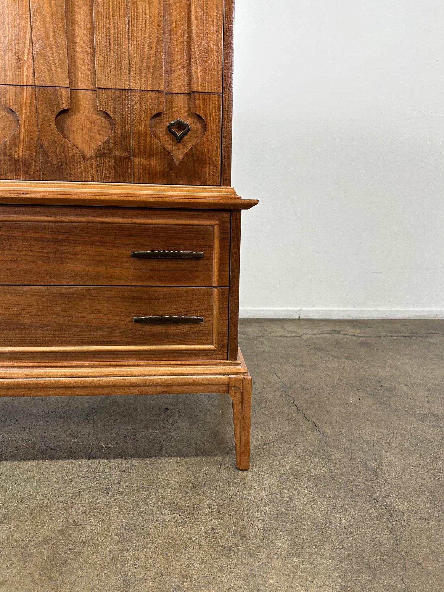 1960s Highboy with sculpted spade handles For Sale 5