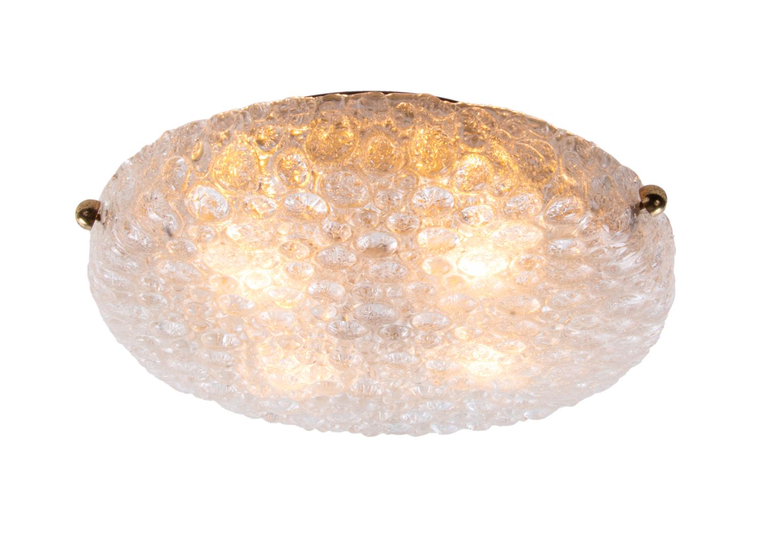 Elegant wall or ceiling light with a murano bubble glass shade on a brass frame.
The fixture illuminates beautifully. Gem from the time. With this light you make a clear statement in your interior design. A real eye-catcher even unlit. Made by