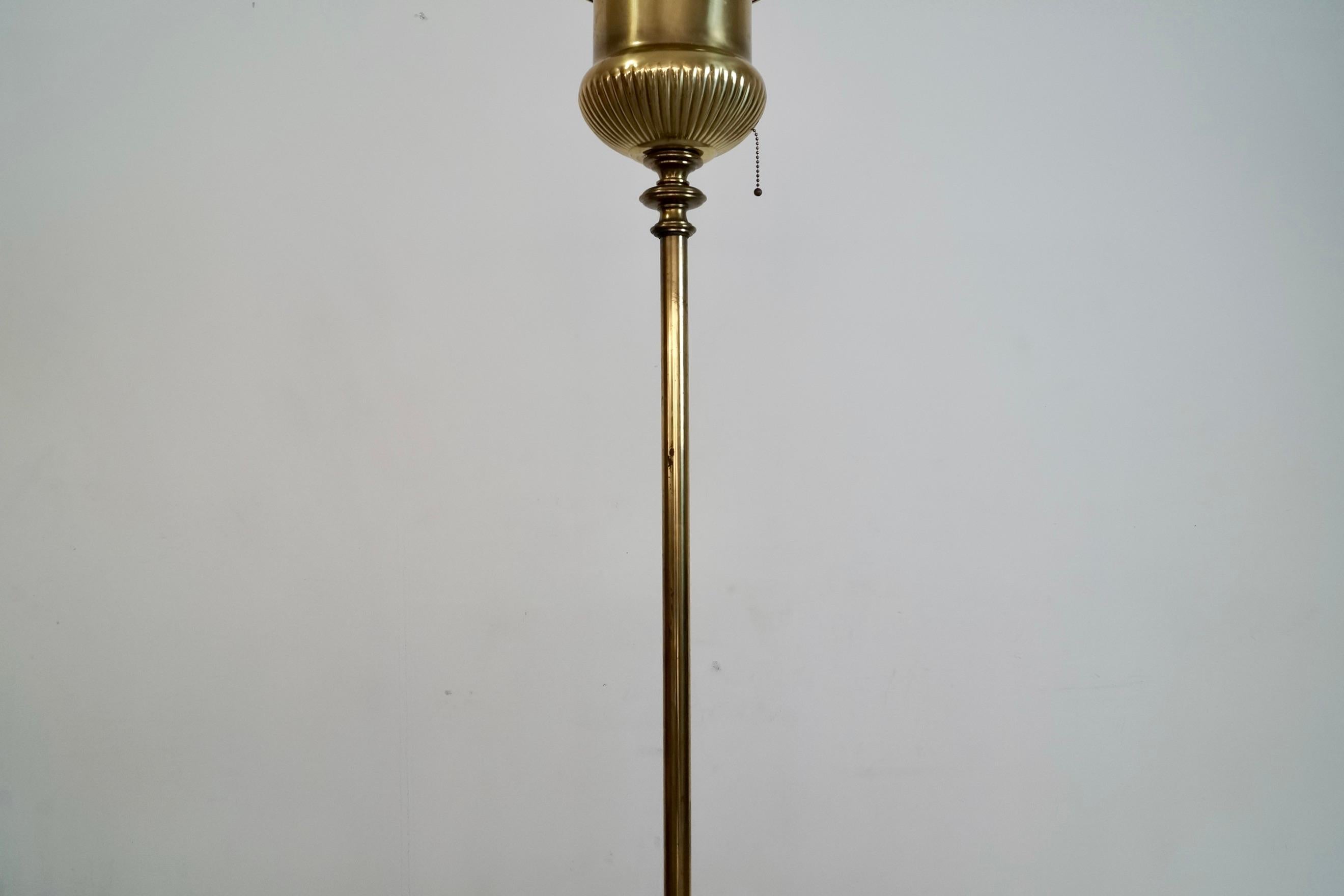 Lampada da terra Torchiere in ottone Hollywood Regency degli anni '60 di Stiffel in vendita 5