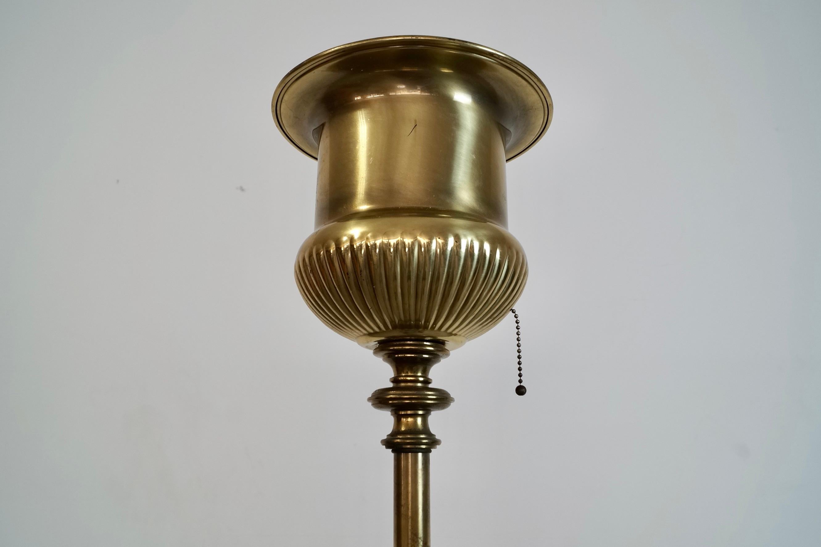 Lampada da terra Torchiere in ottone Hollywood Regency degli anni '60 di Stiffel in vendita 2