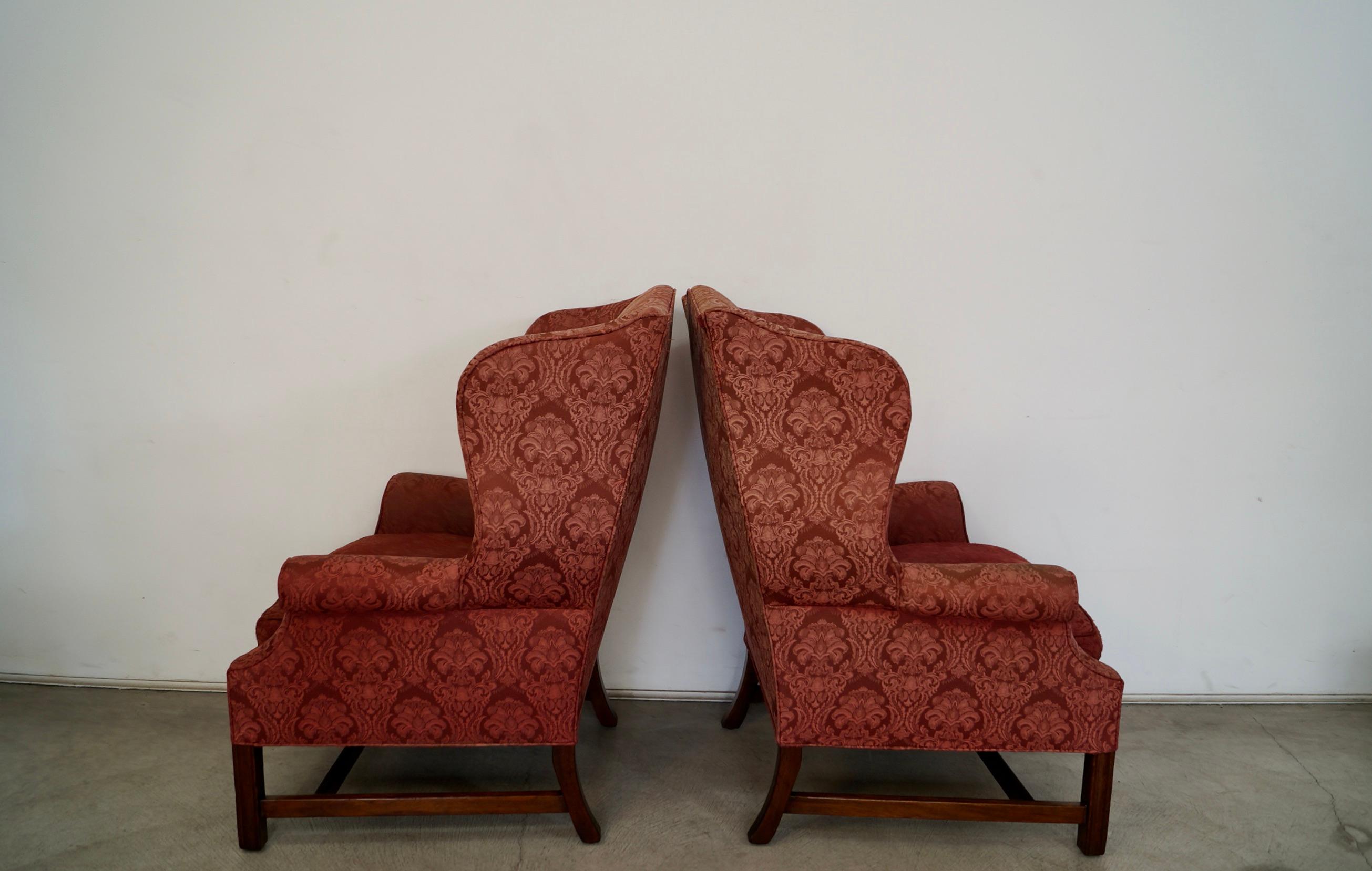 Paire de chaises Wingback de style fédéral Hollywood Regency des années 1960 en vente 2