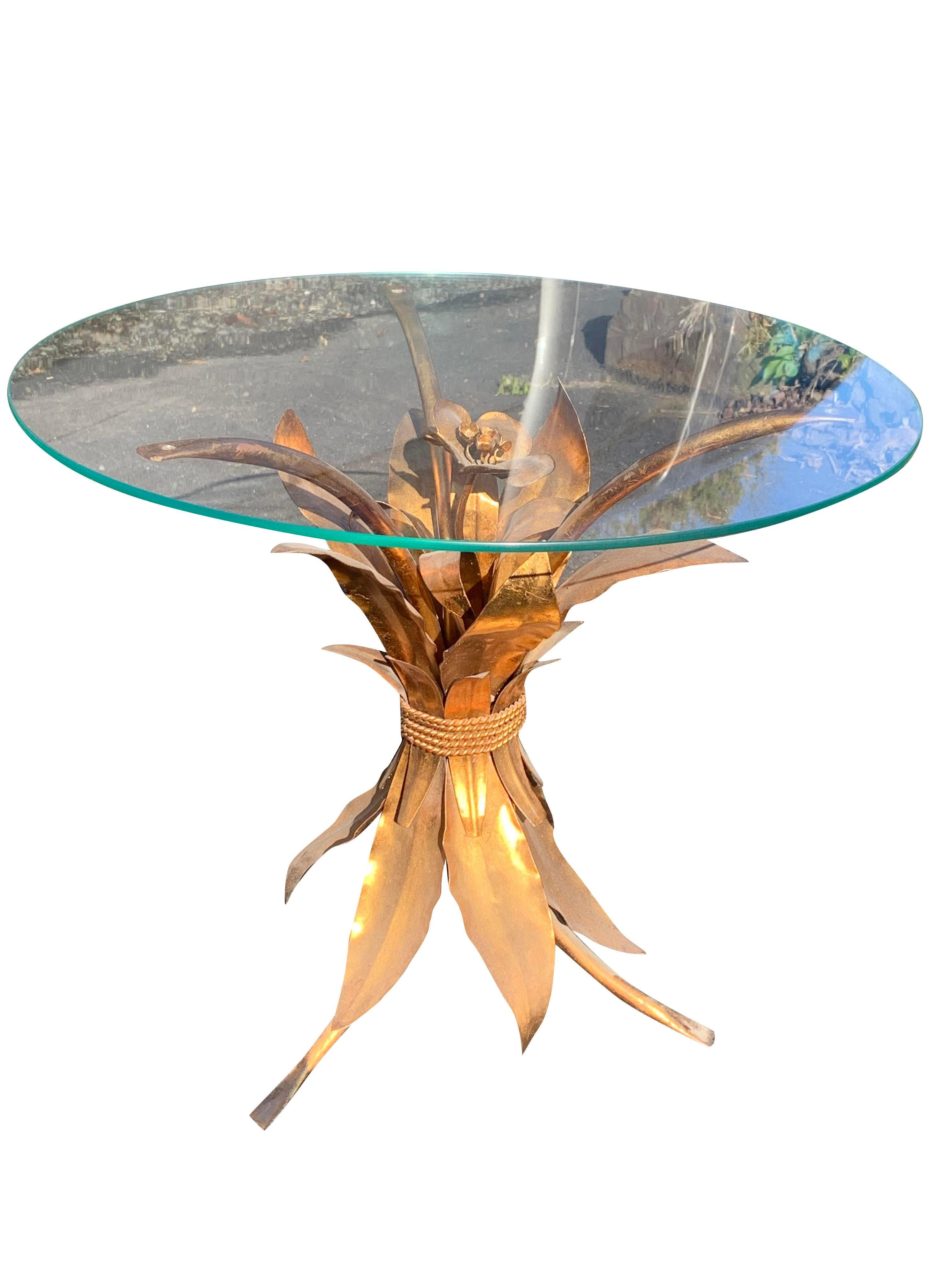1960s Hollywood Regency Gold Wheat Sheaf Flower Accent Table In Good Condition For Sale In Saddle River, NJ