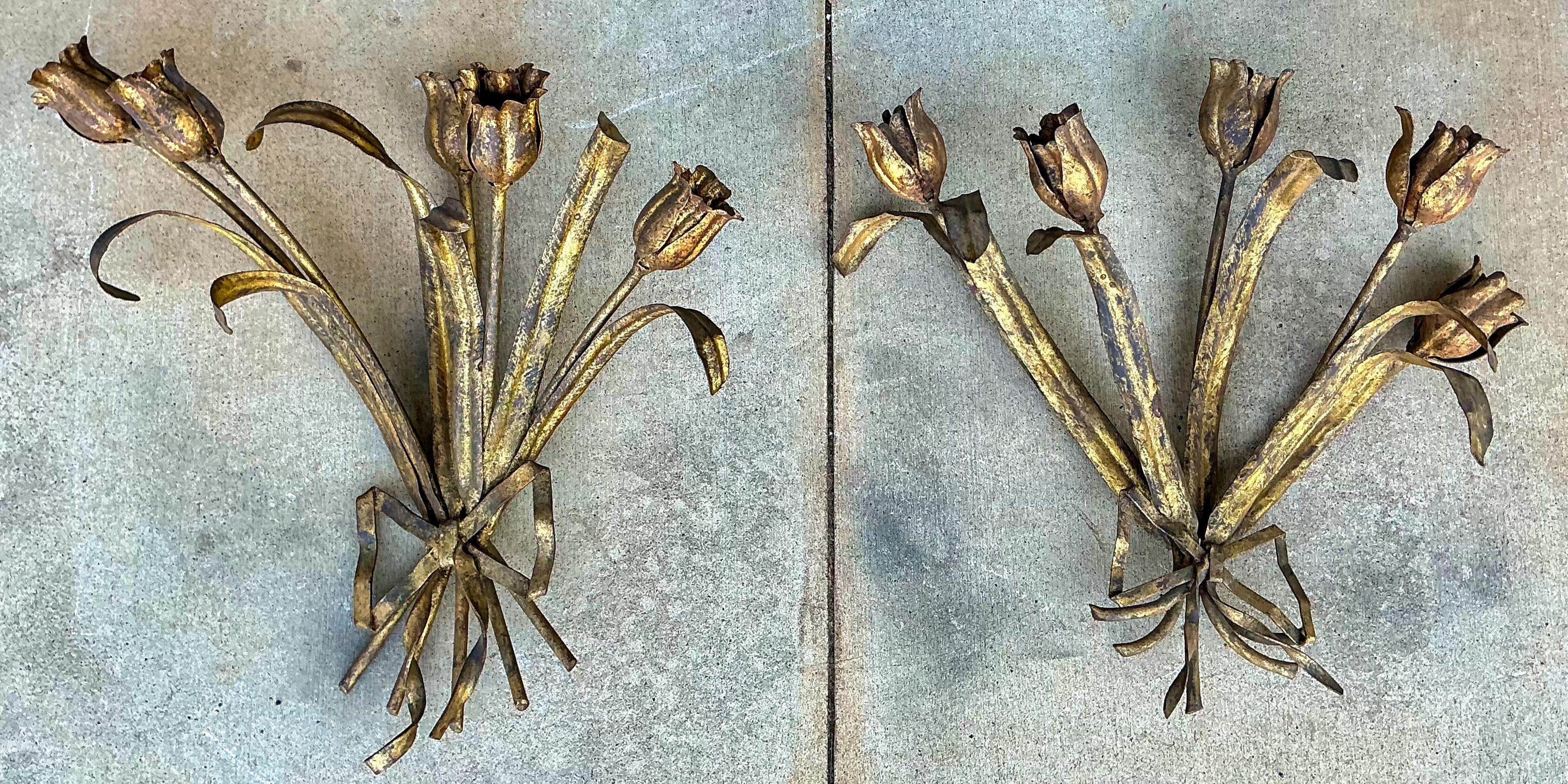 1960s Hollywood Regency Italian Gilt Metal Tulip Bouquet Wall Sconces - S/2 For Sale 2