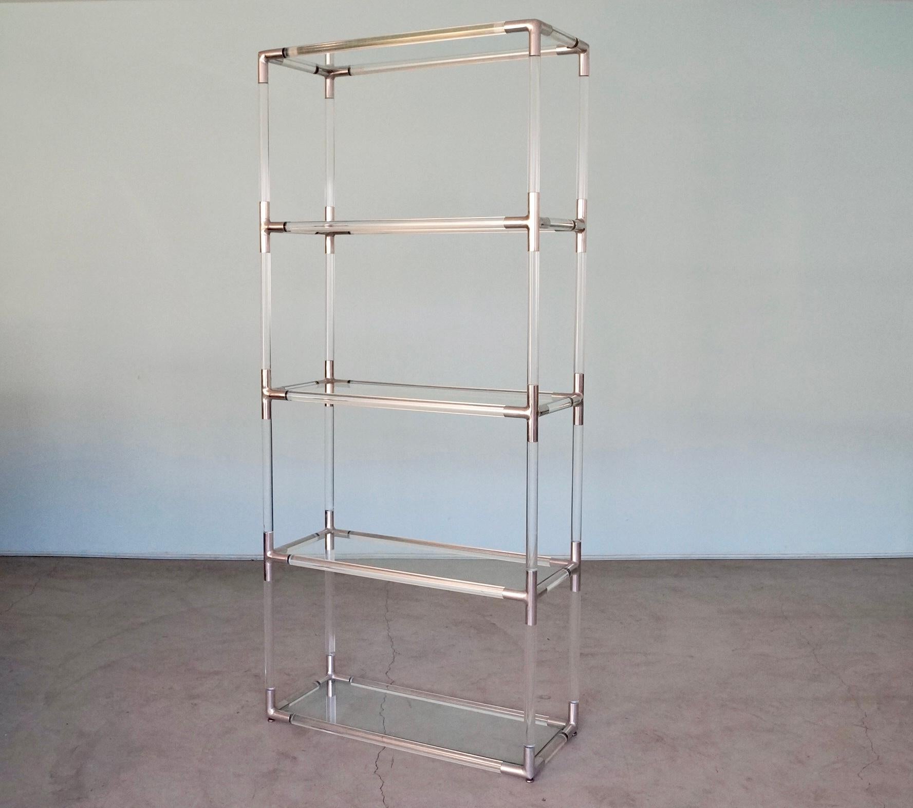 1960's, Hollywood Regency Lucite Shelf In Excellent Condition For Sale In Burbank, CA