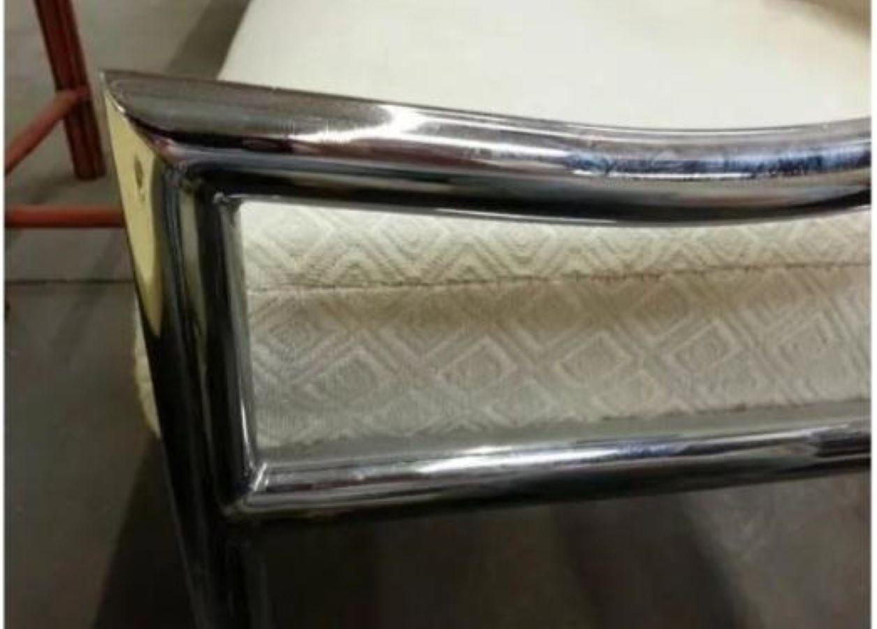 1960, Hollywood Regency Milo Baughman Chaise à haut dossier chromée et tapissée en vente 3
