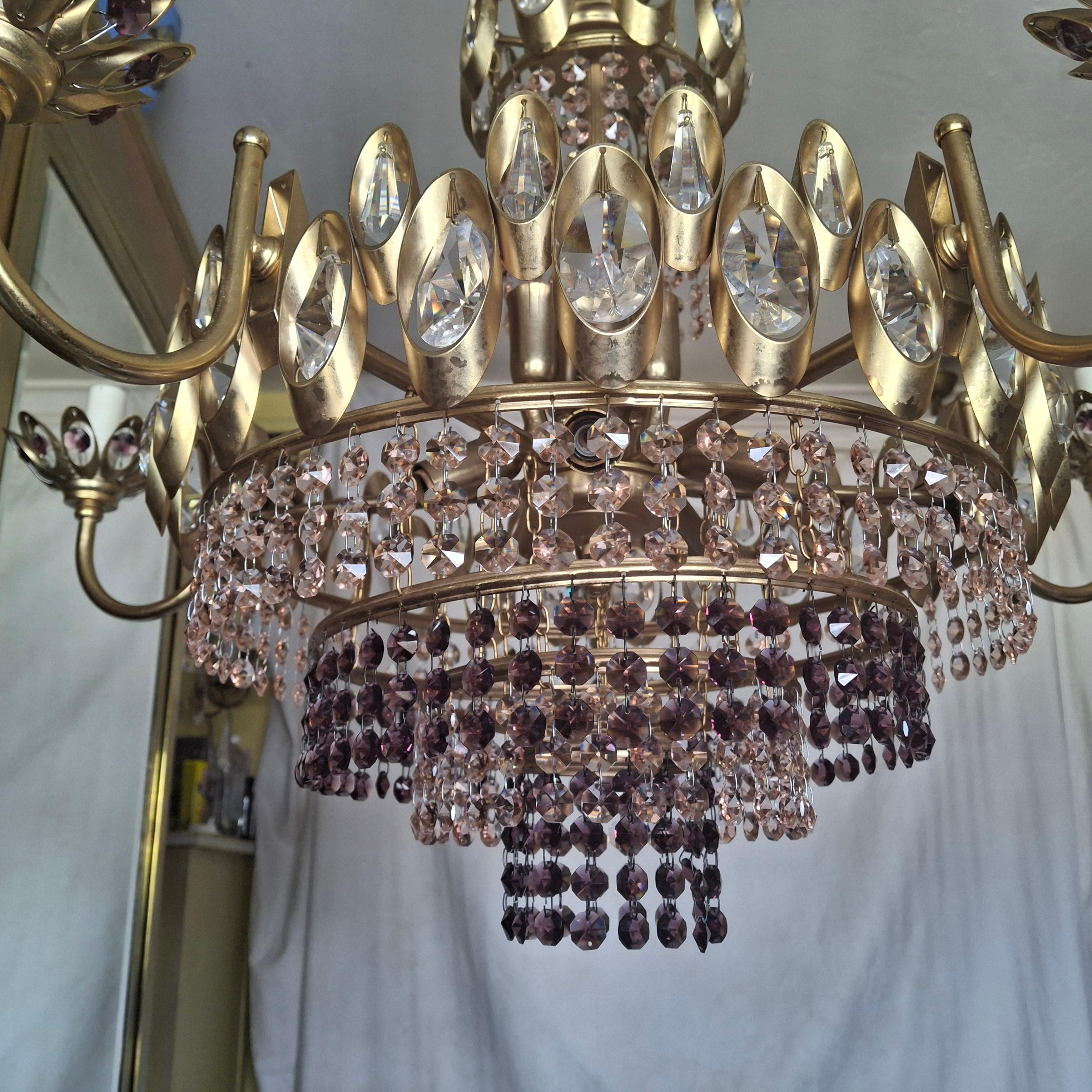 Lampadario a 15 luci Hollywood Regency del 1960 in cristallo rosa e ametista di Palwa In condizioni buone in vendita a Opa Locka, FL