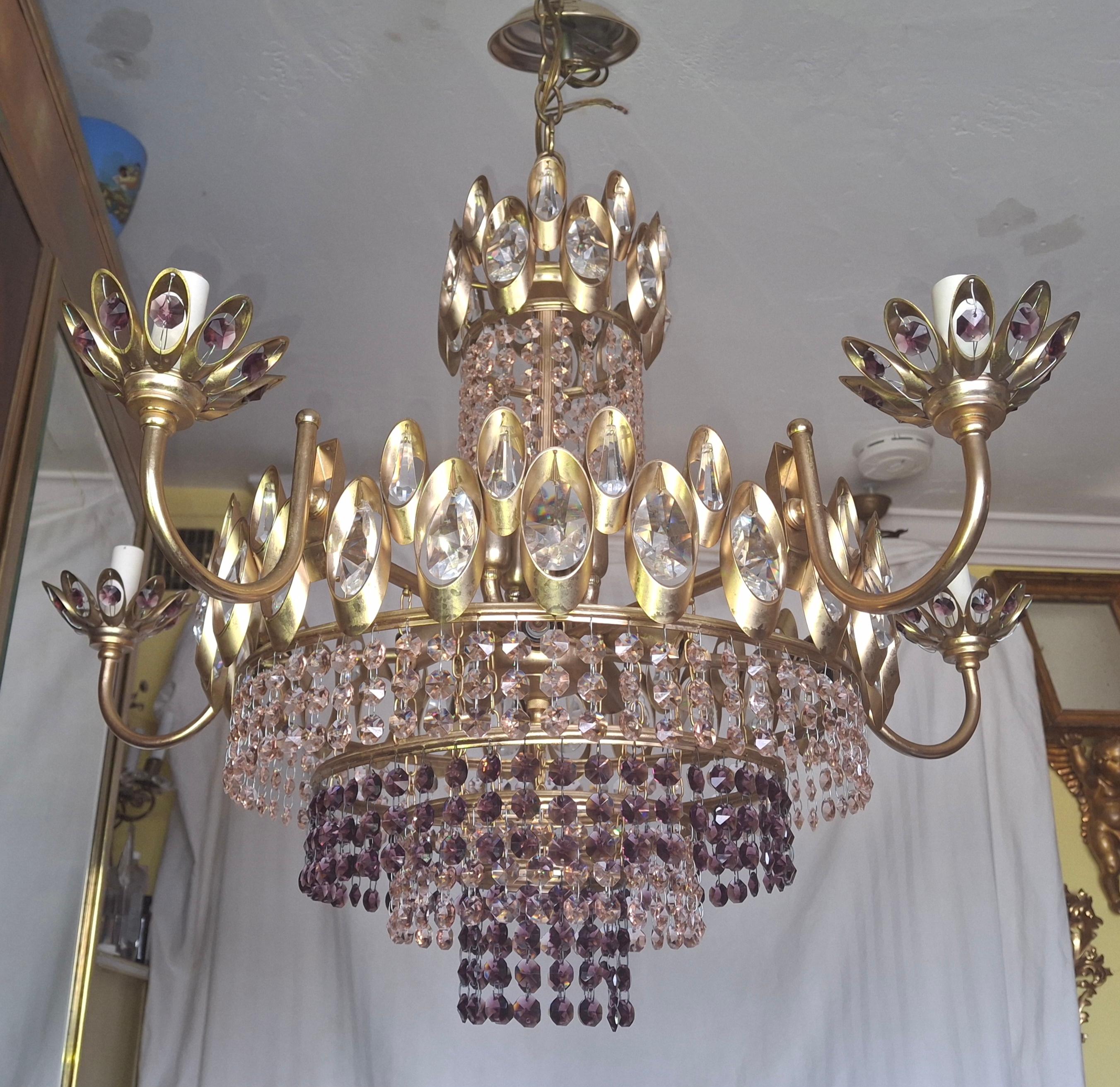 Cristallo Lampadario a 15 luci Hollywood Regency del 1960 in cristallo rosa e ametista di Palwa in vendita