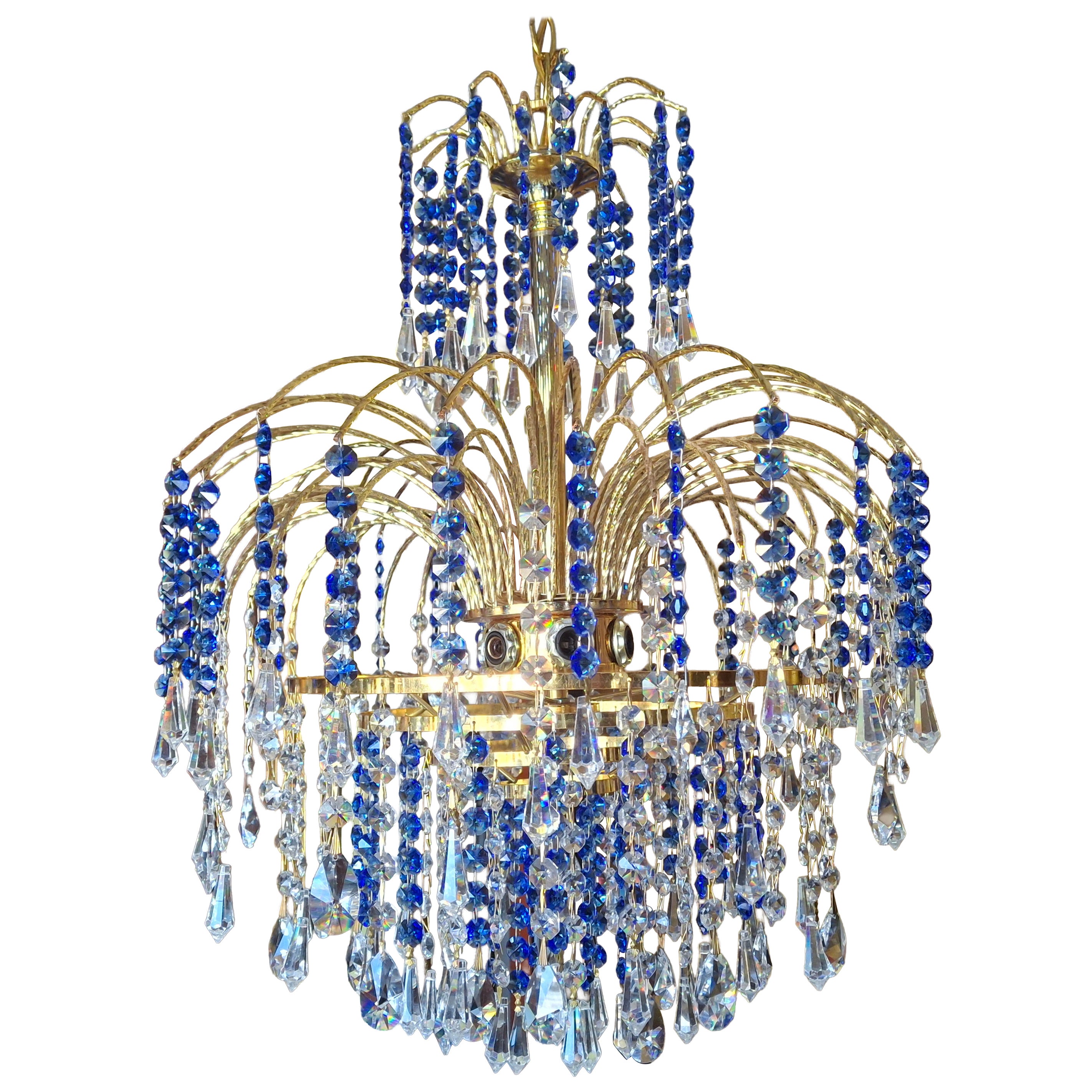 1960s Hollywood Regency Sapphire w/Clear Cut Crystal Tiered Waterfall Chandelier im Angebot