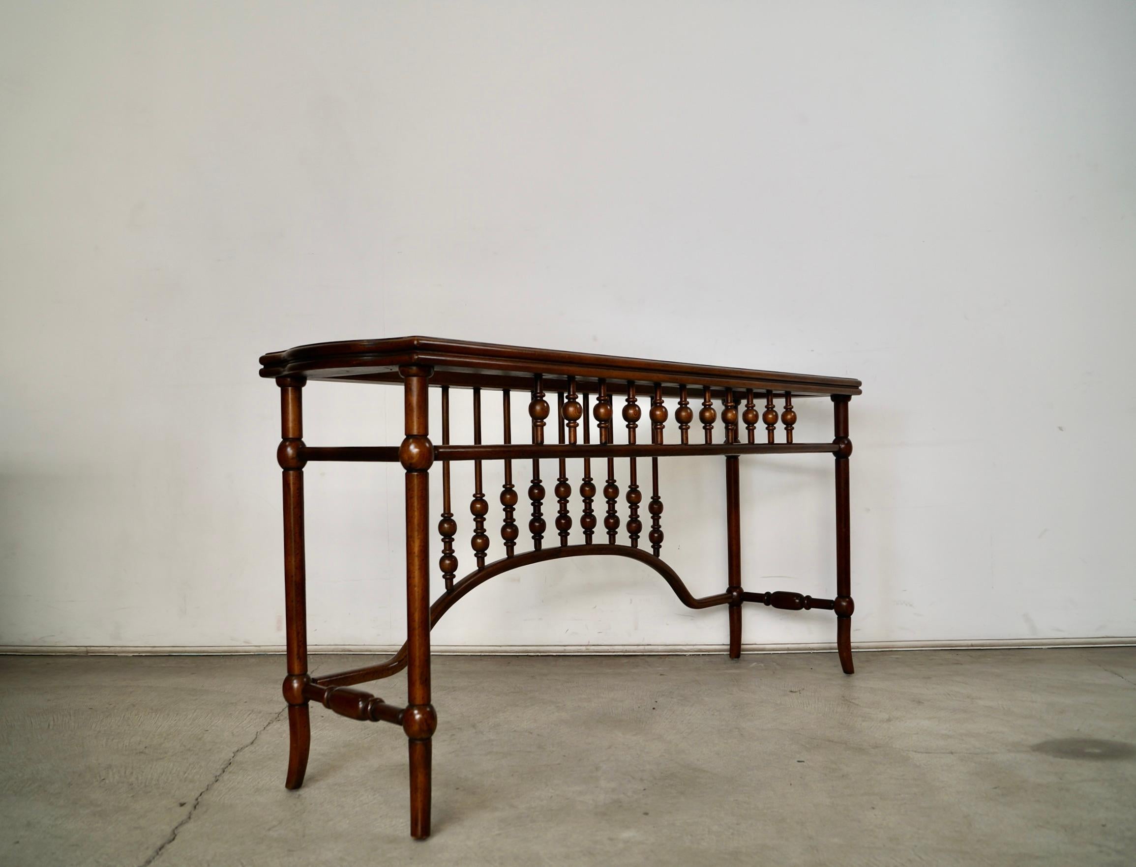 1960's Hollywood Regency Spanish Entrance Table / Console Table en vente 5