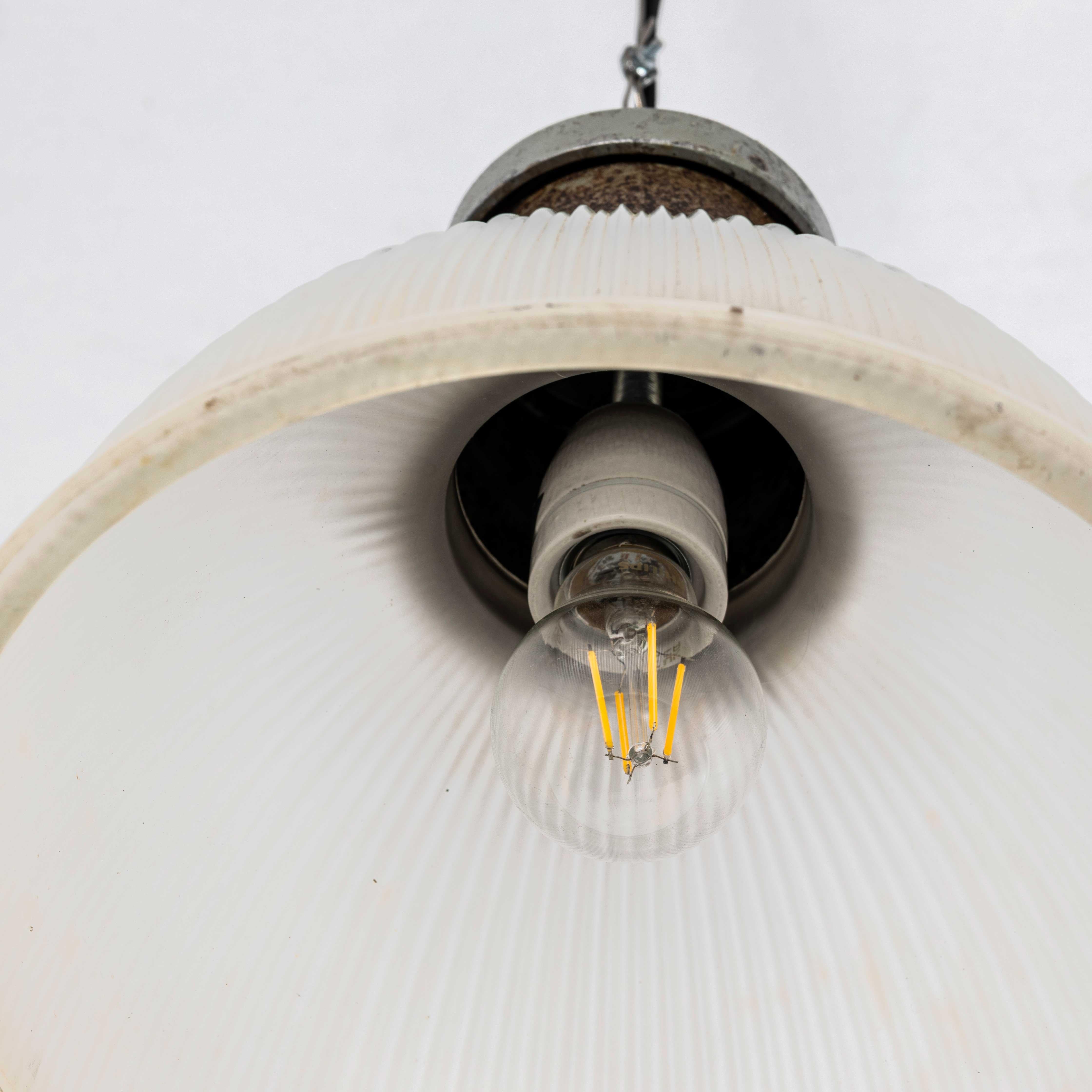 Lámpara Colgante Industrial Holófana Con Cúpula Años 60 en venta 4