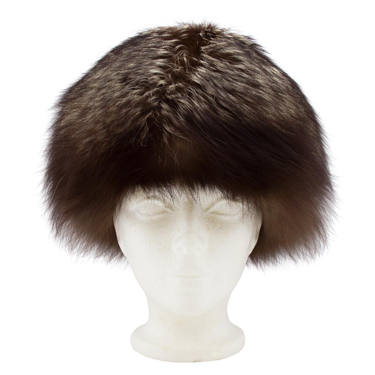 Classic brown ad grey raccoon fur hat from the 1960s. Made by Canadian department store and furrier Holt Renfrew. Excellent vintage condition. Average size fit. 