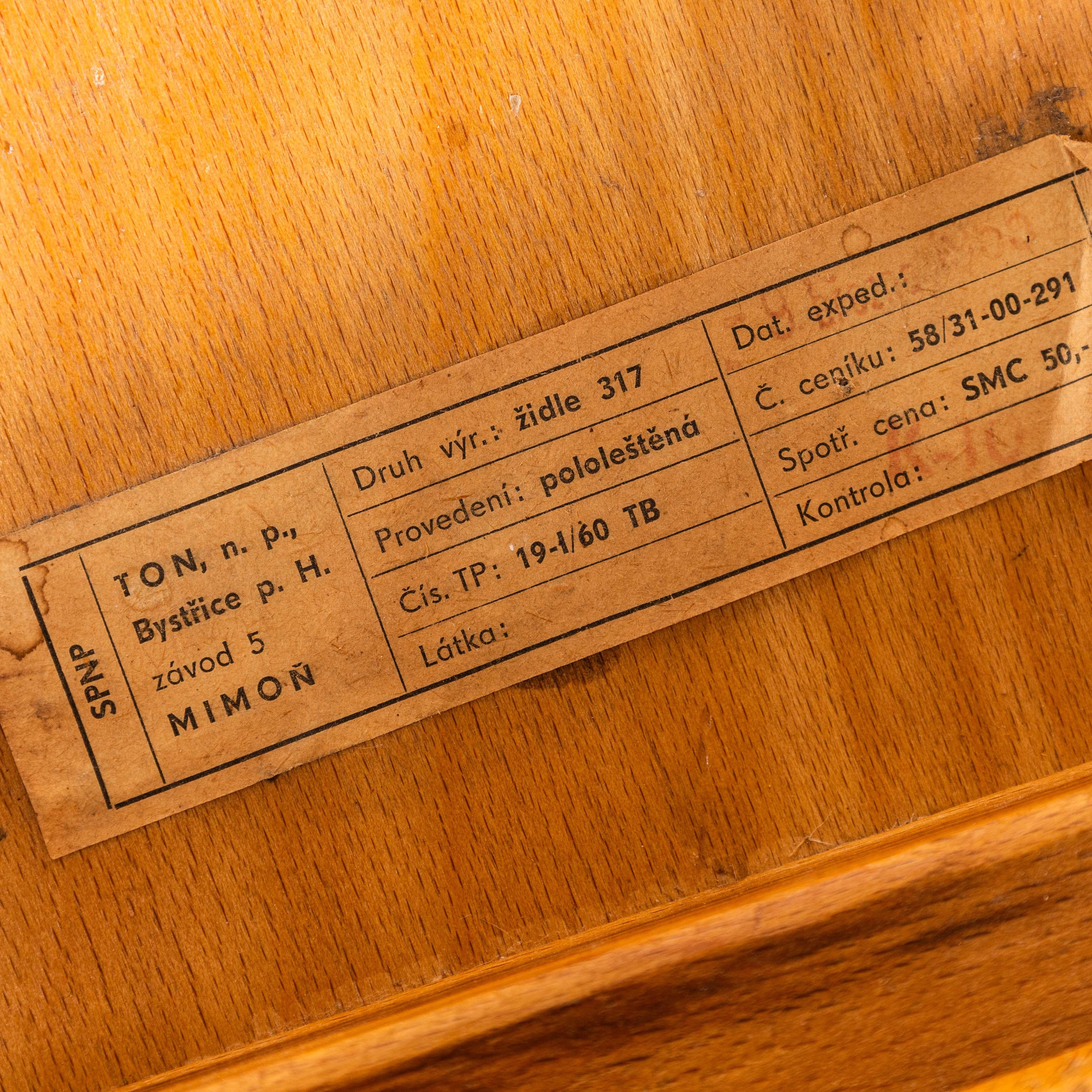 1960's Honey Glossed Shield Back Dining Chairs - Set Of Four For Sale 4