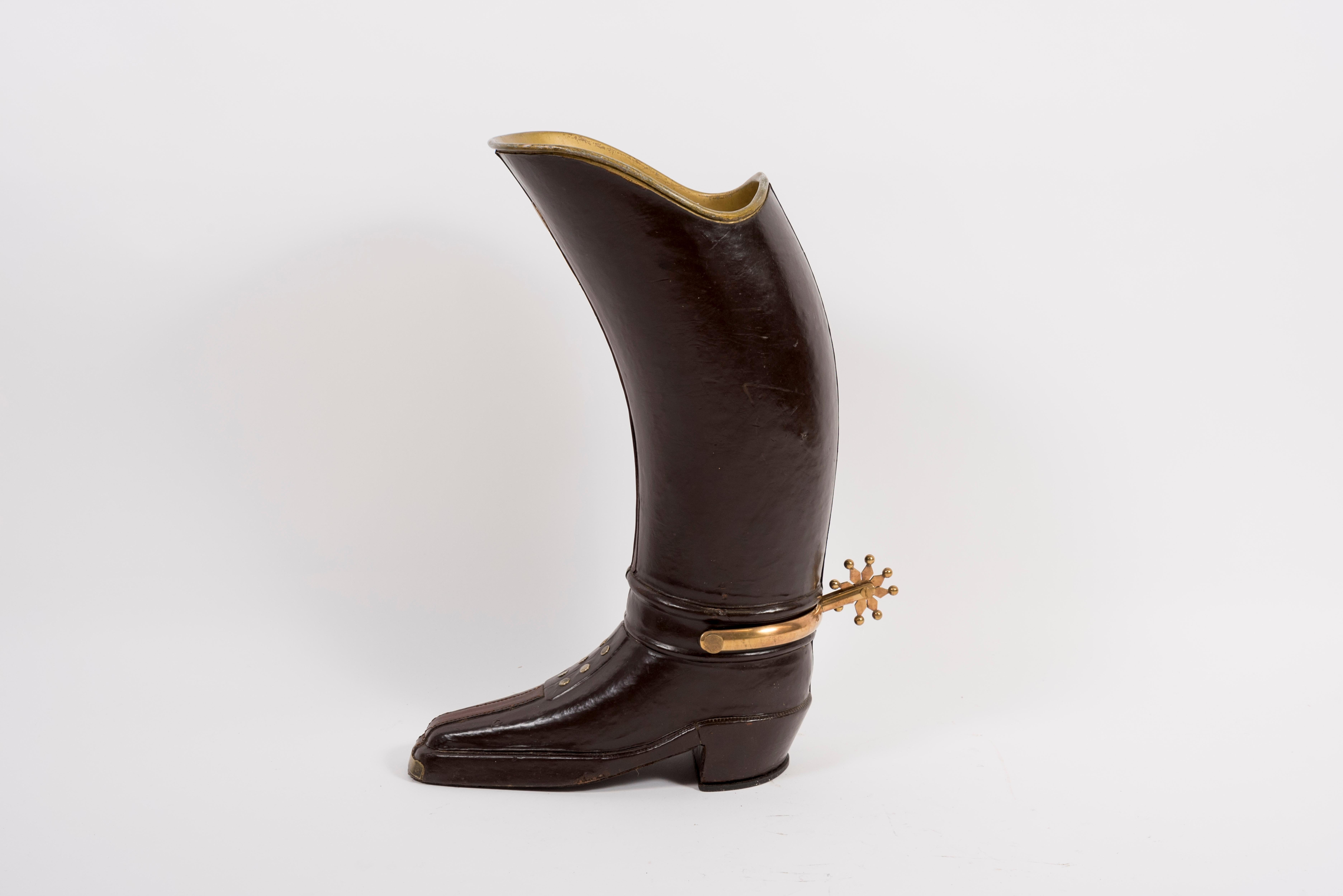Großer Schirmständer aus den 1960er Jahren, Gucci zugeschrieben „Leder Stiefel“ (Mitte des 20. Jahrhunderts) im Angebot