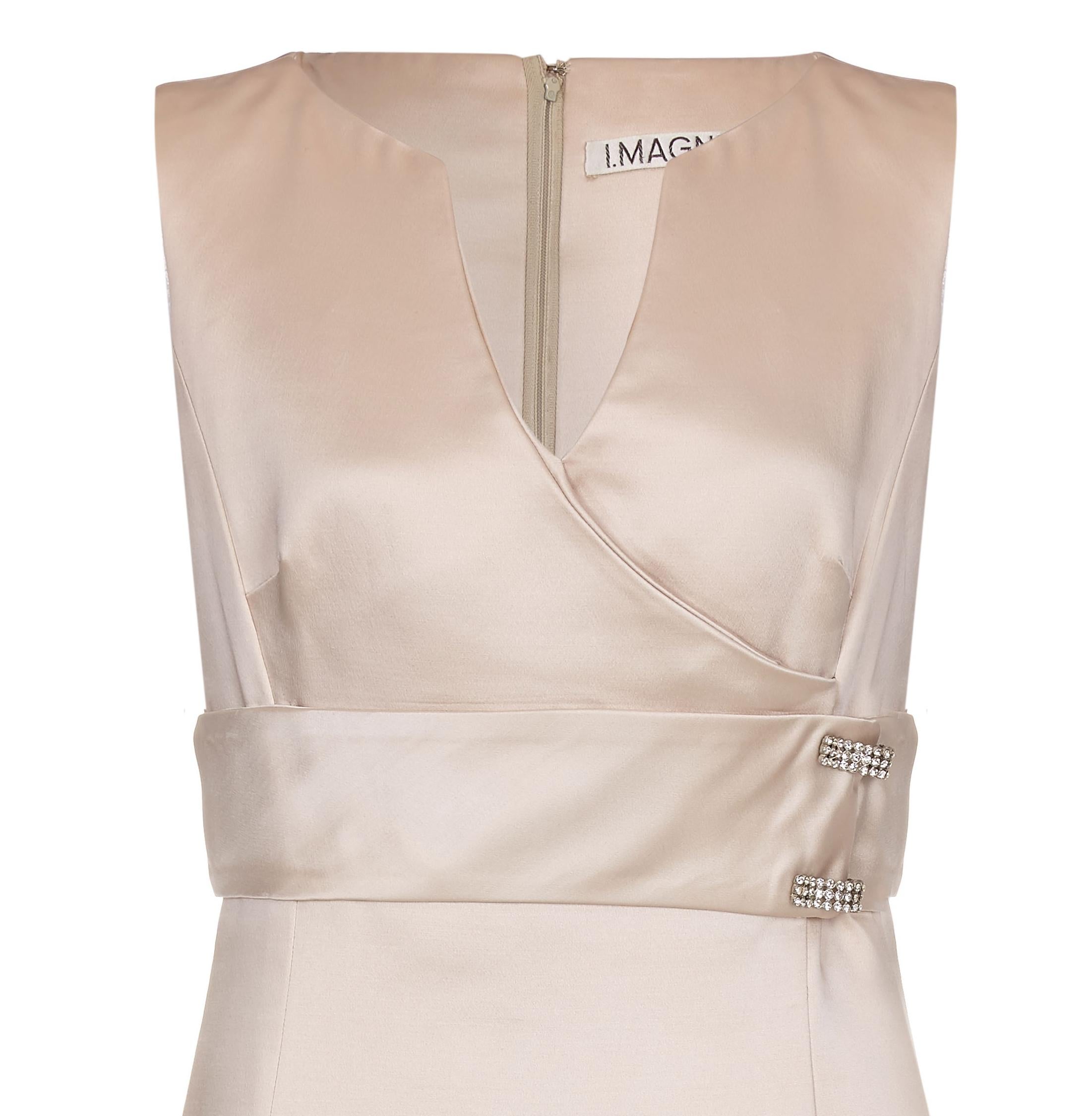 Vestido de Ocasión de Seda Crema con Detalle de Diamantes de I. Magnin de los Años 60 Beige en venta
